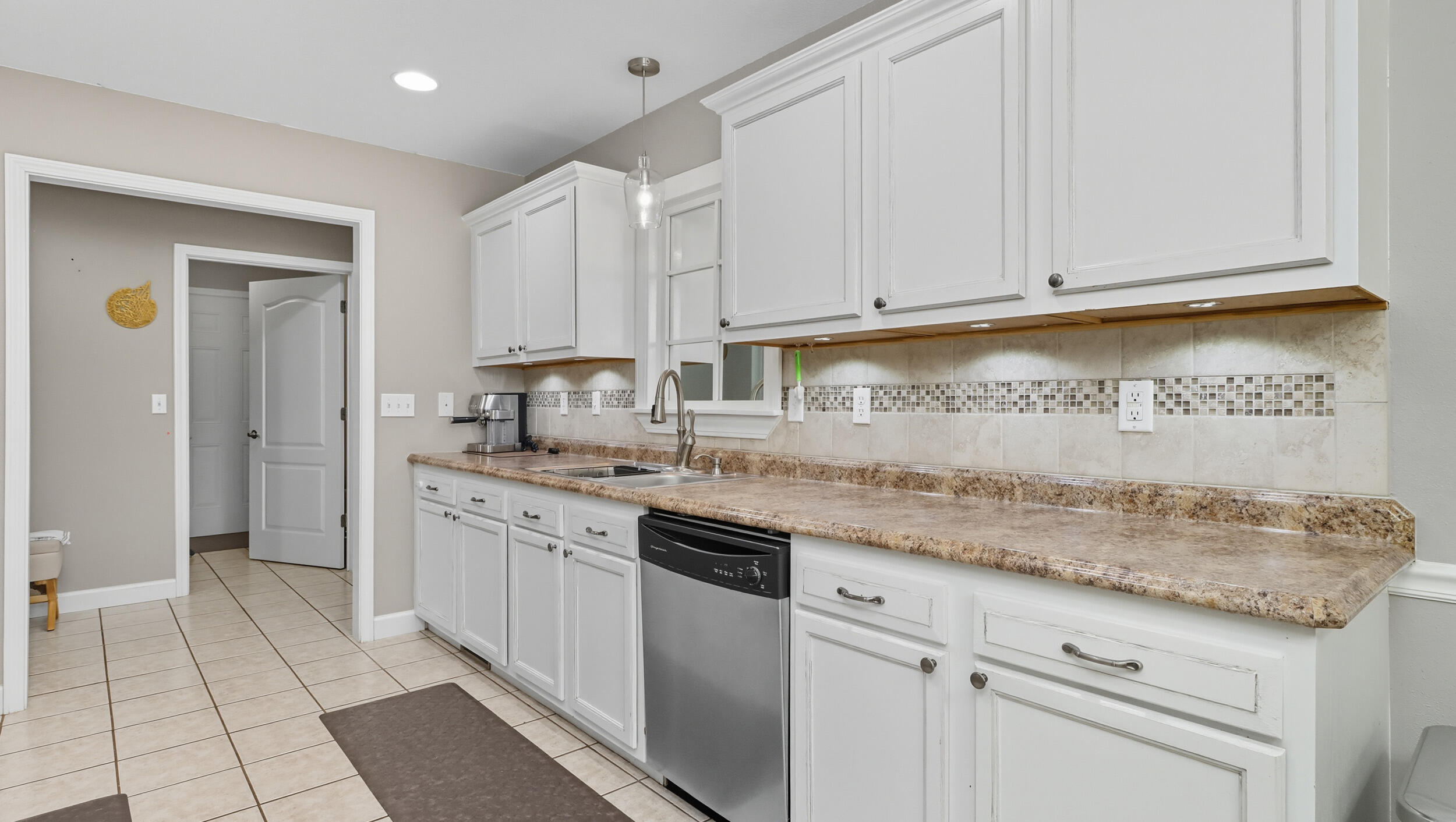 107 Cobblestone Drive Property Photo 18