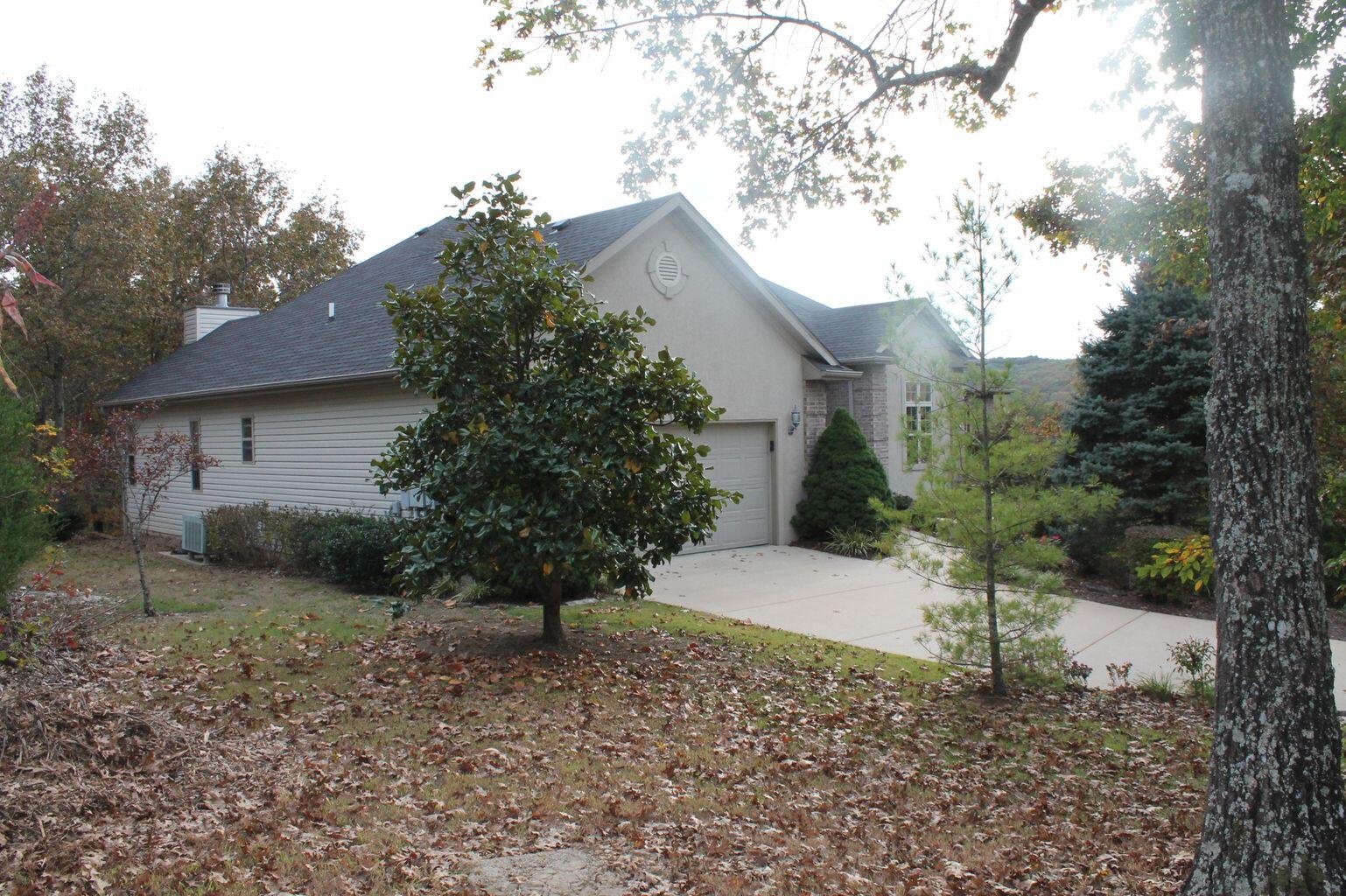 415 Silverwood Circle Property Photo 6