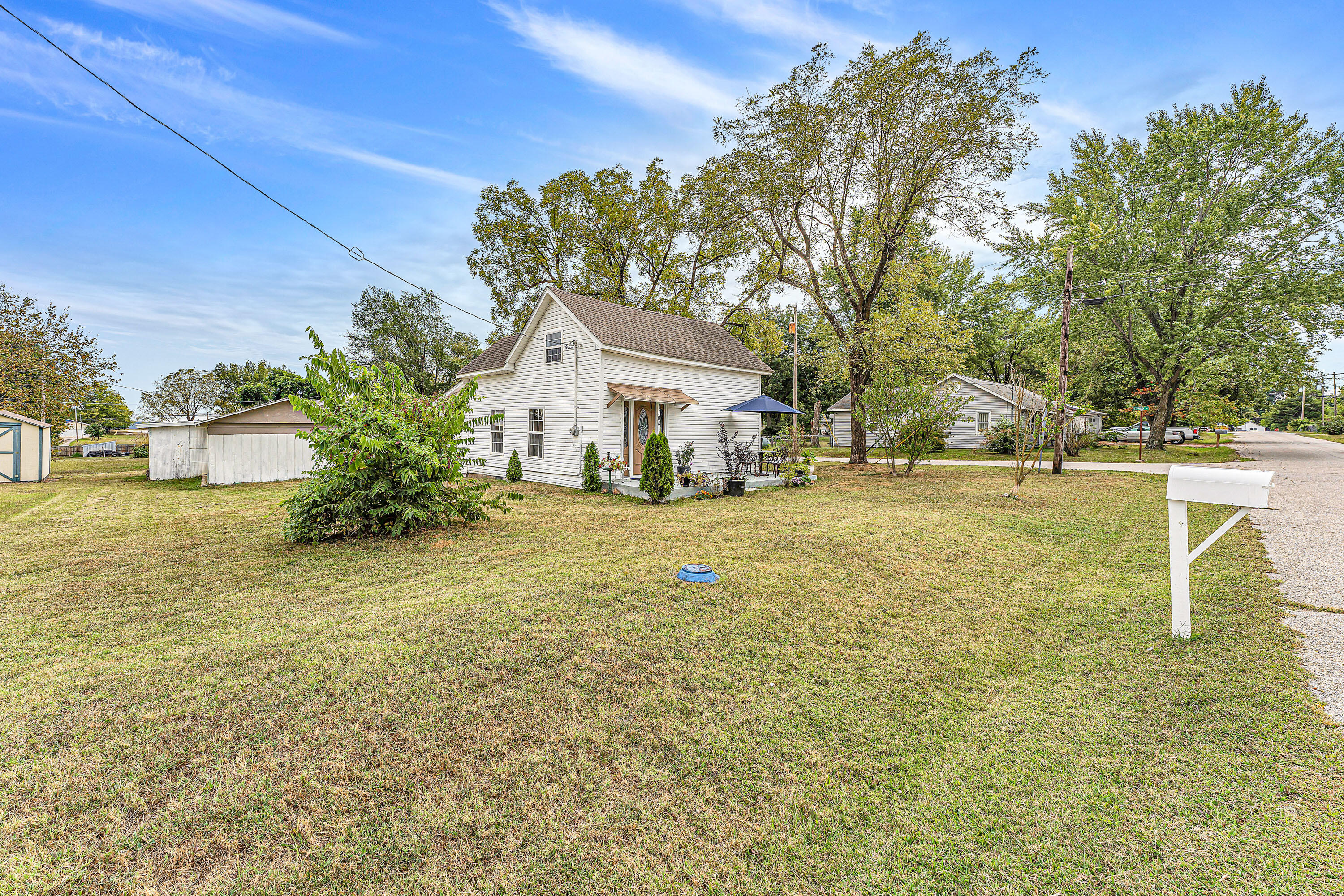 1104 North Oak Property Photo 4