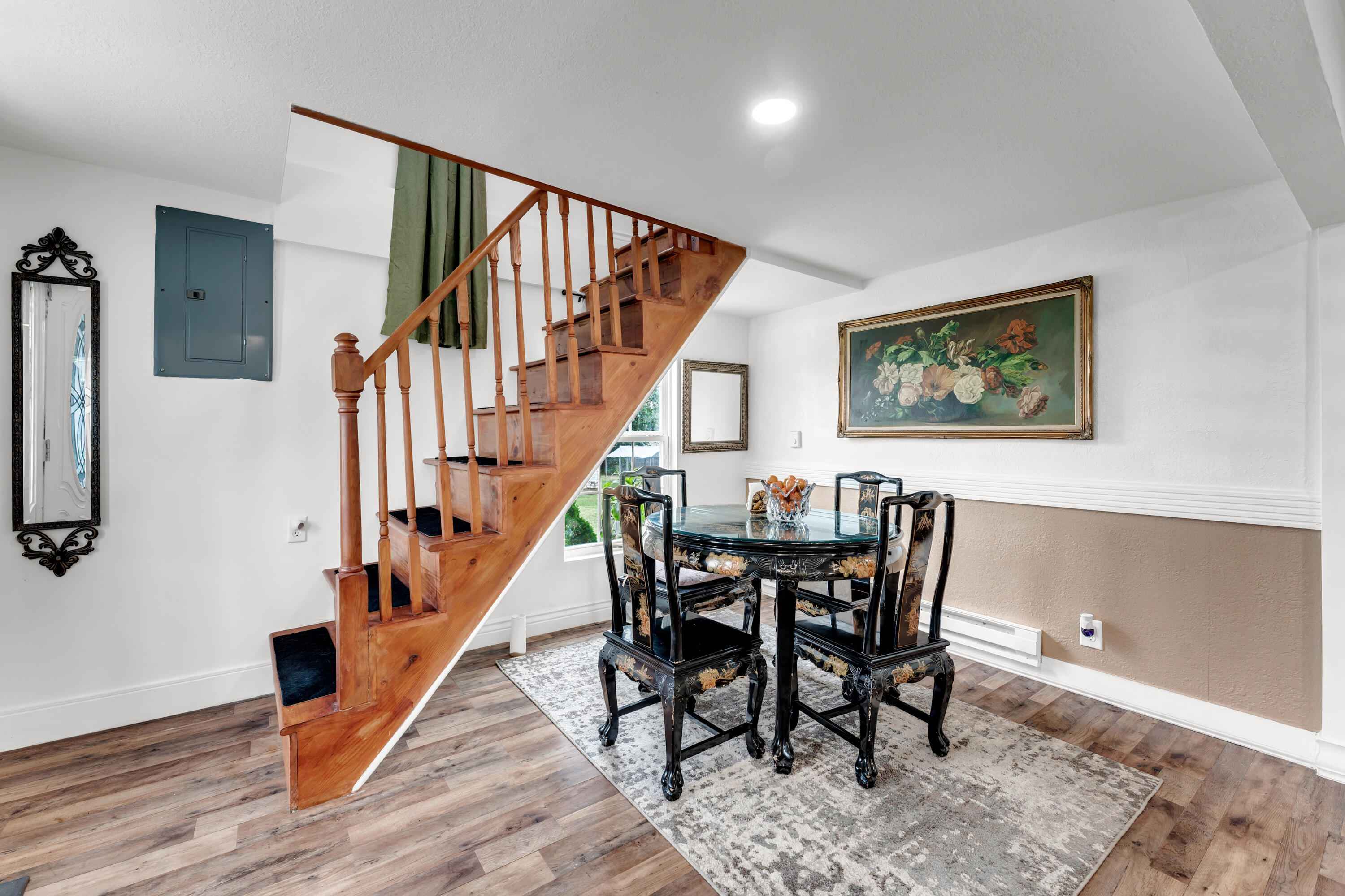 1104 North Oak Property Photo 8