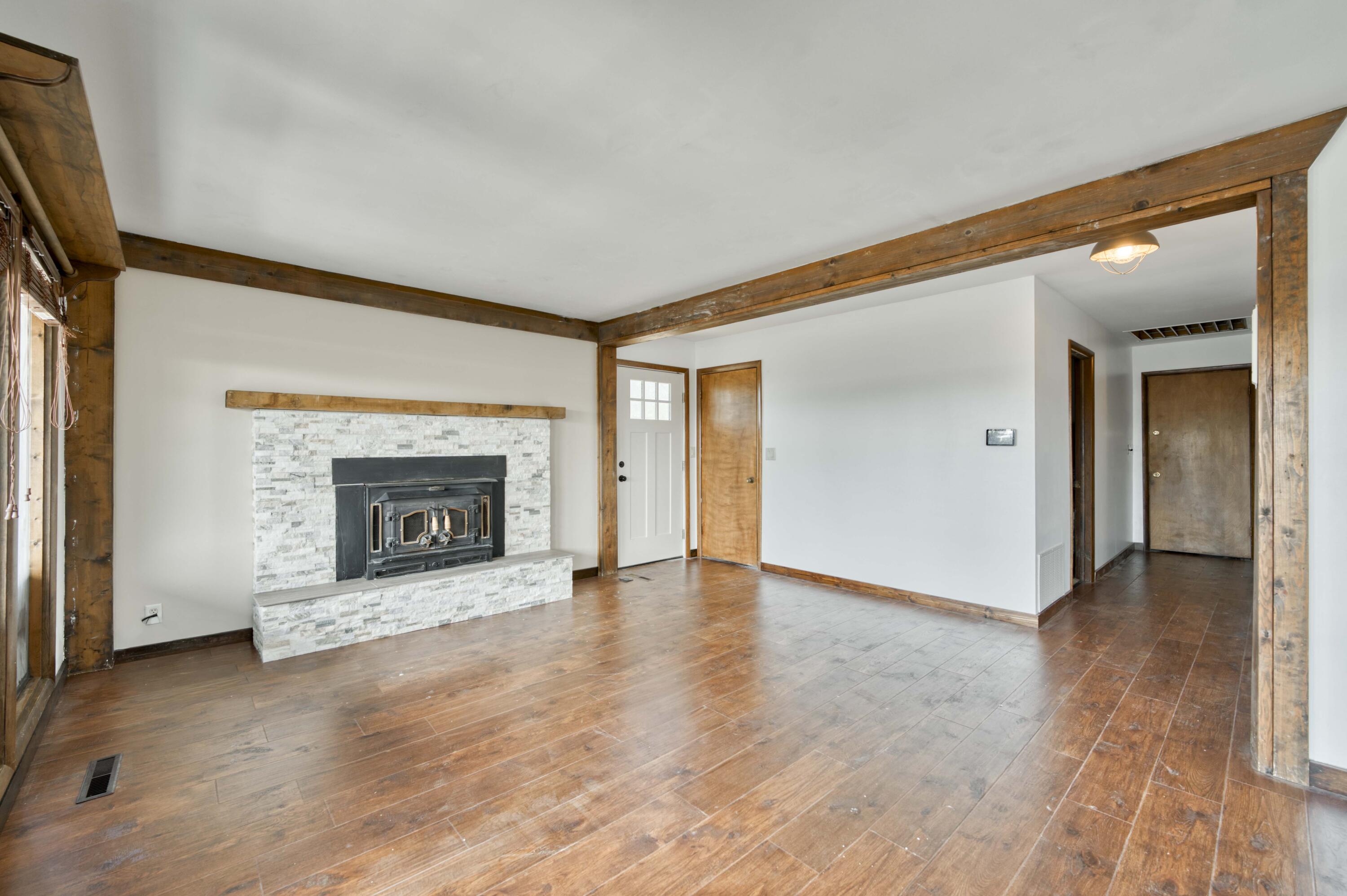 21 Hilltop Drive Property Photo 6