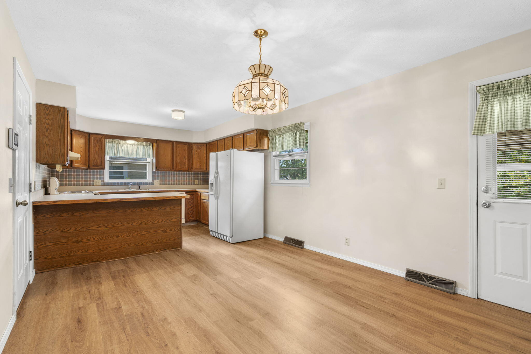 2463 South Dollison Avenue Property Photo 7