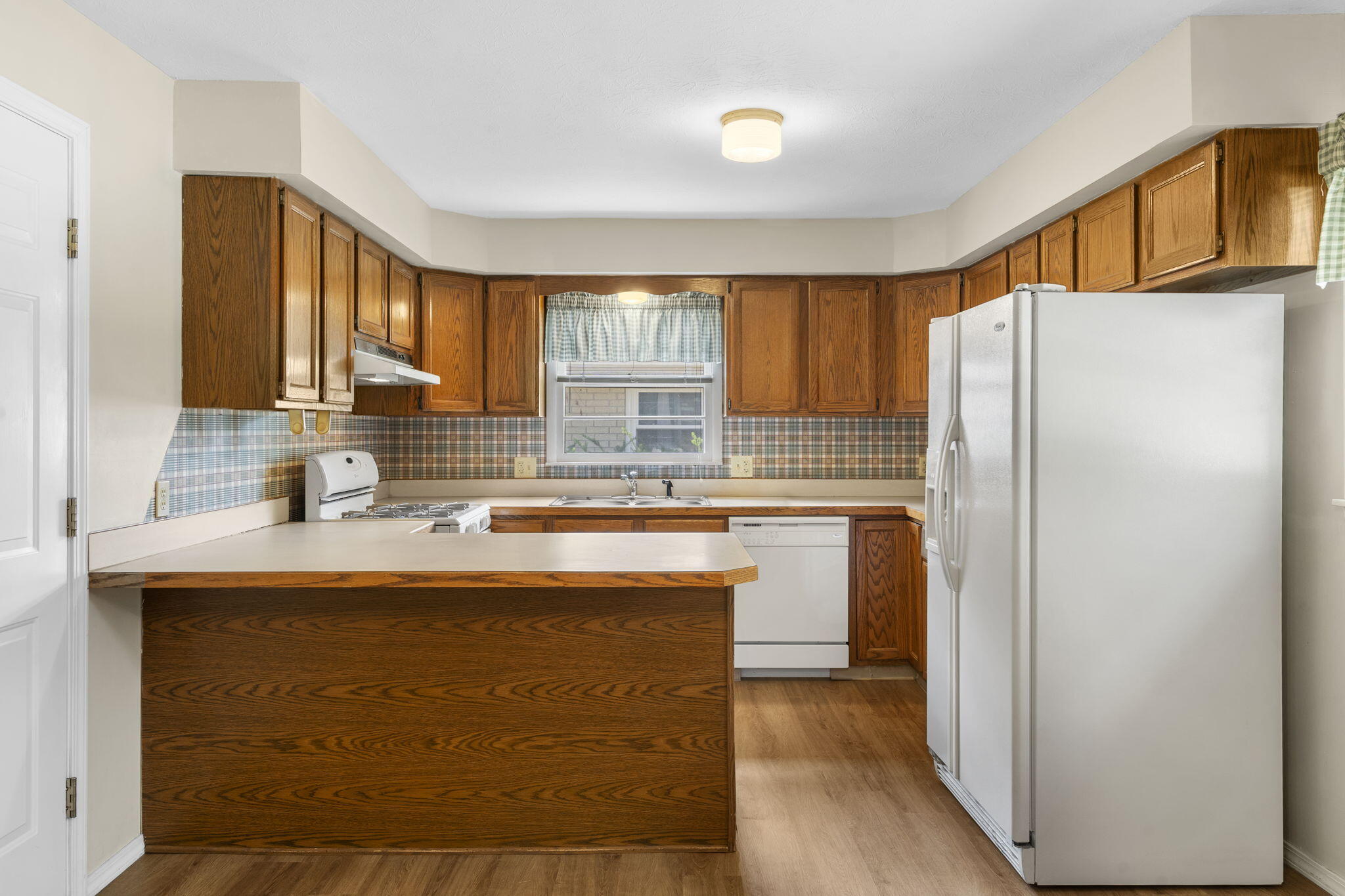 2463 South Dollison Avenue Property Photo 8