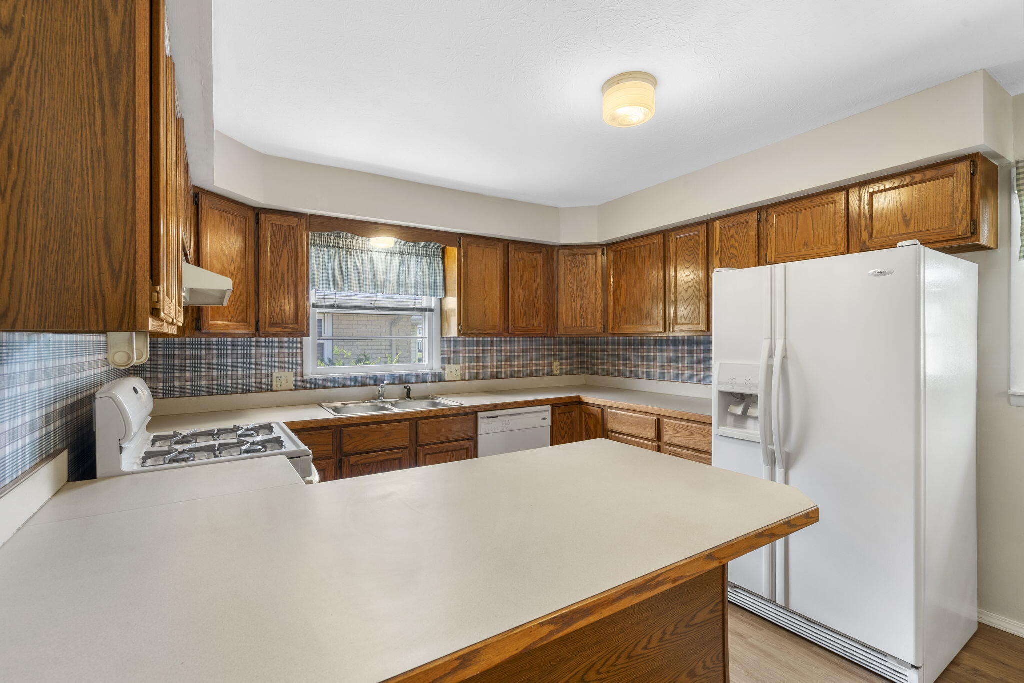 2463 South Dollison Avenue Property Photo 10