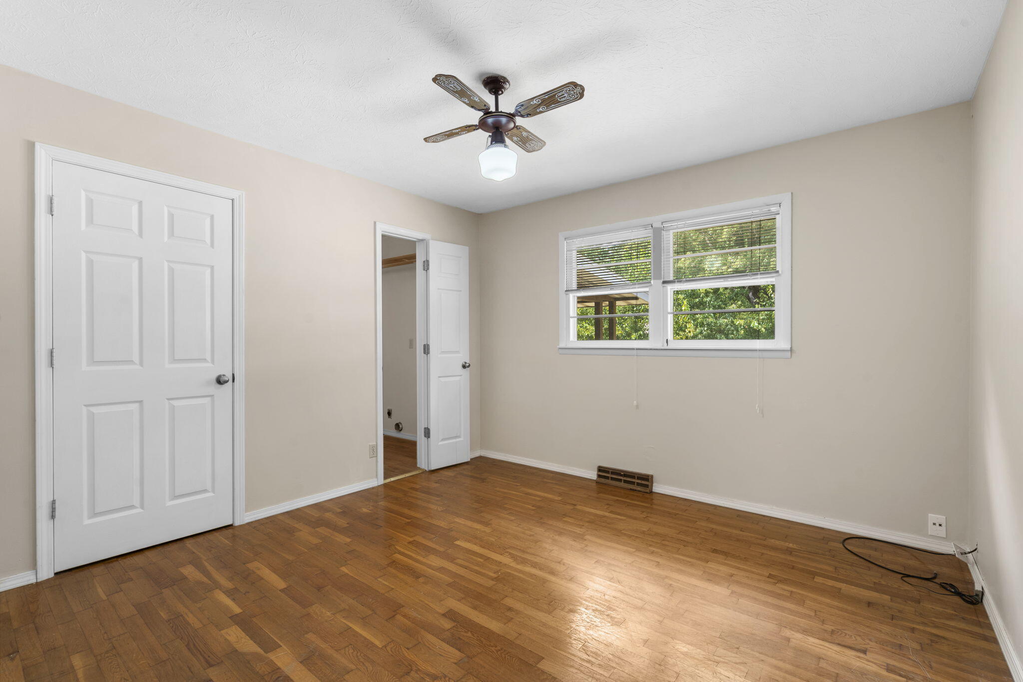 2463 South Dollison Avenue Property Photo 13