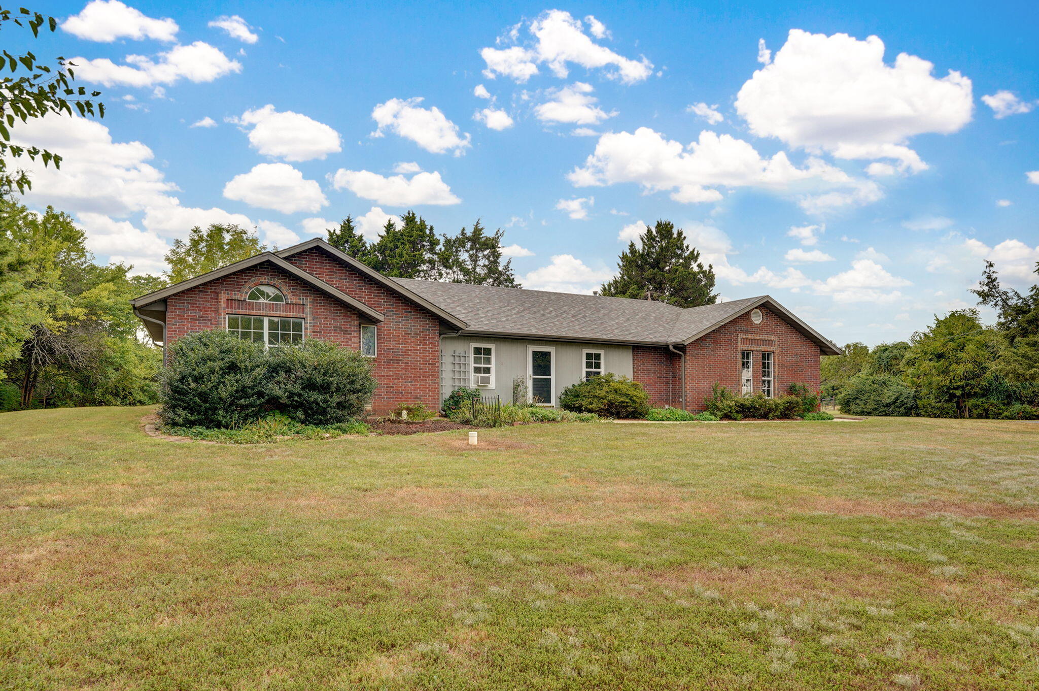 3740 West Farm Road 106 Property Photo 2