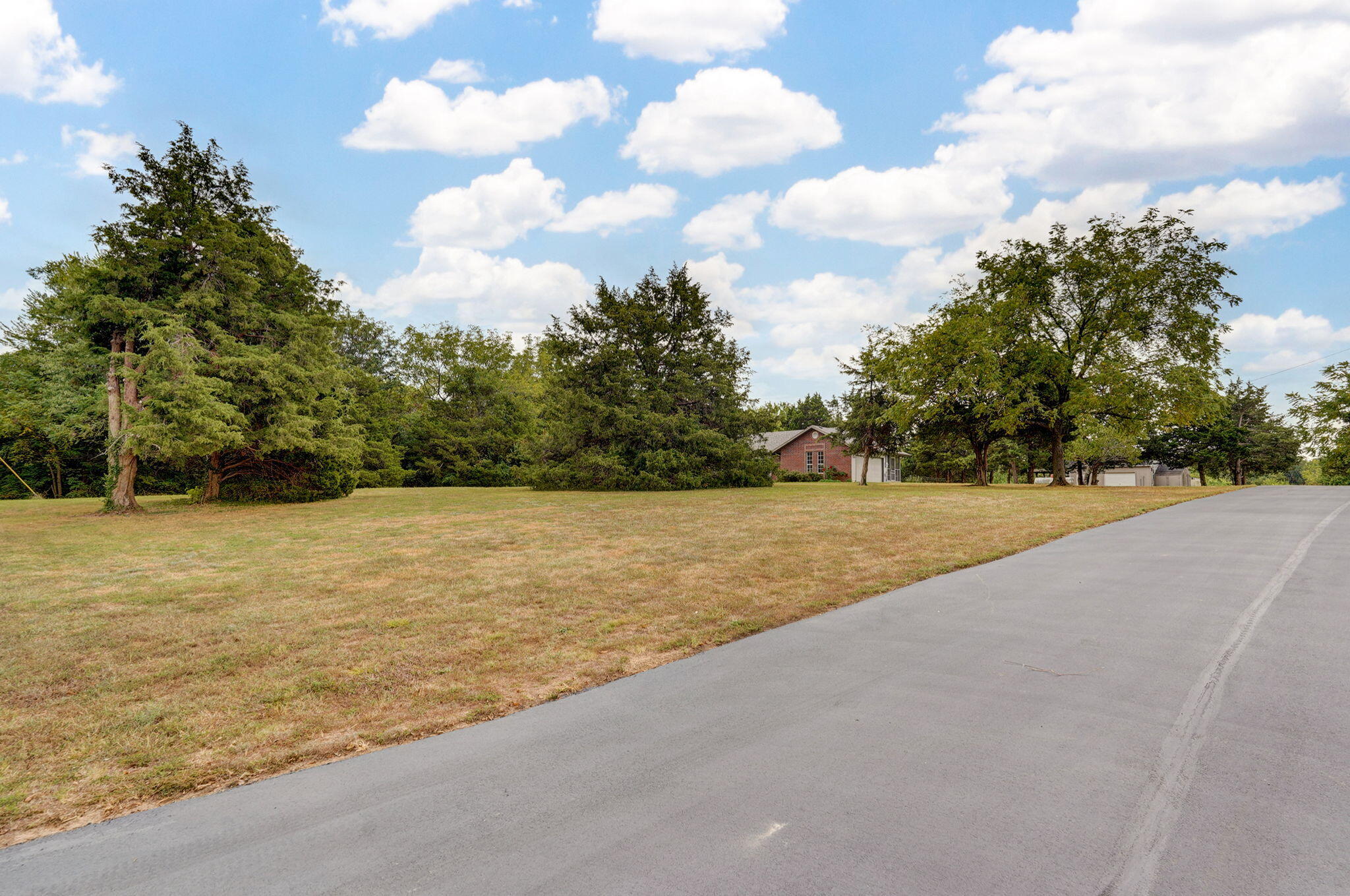 3740 West Farm Road 106 Property Photo 3