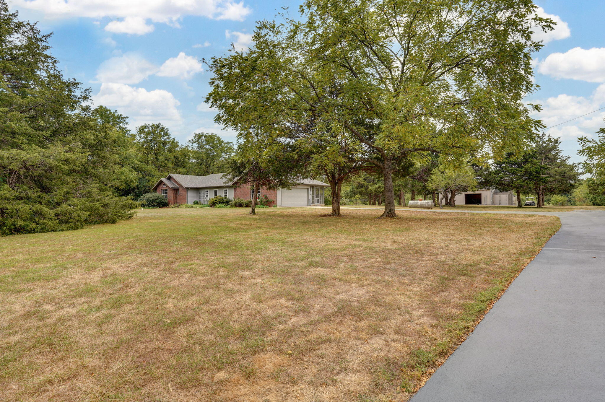 3740 West Farm Road 106 Property Photo 4