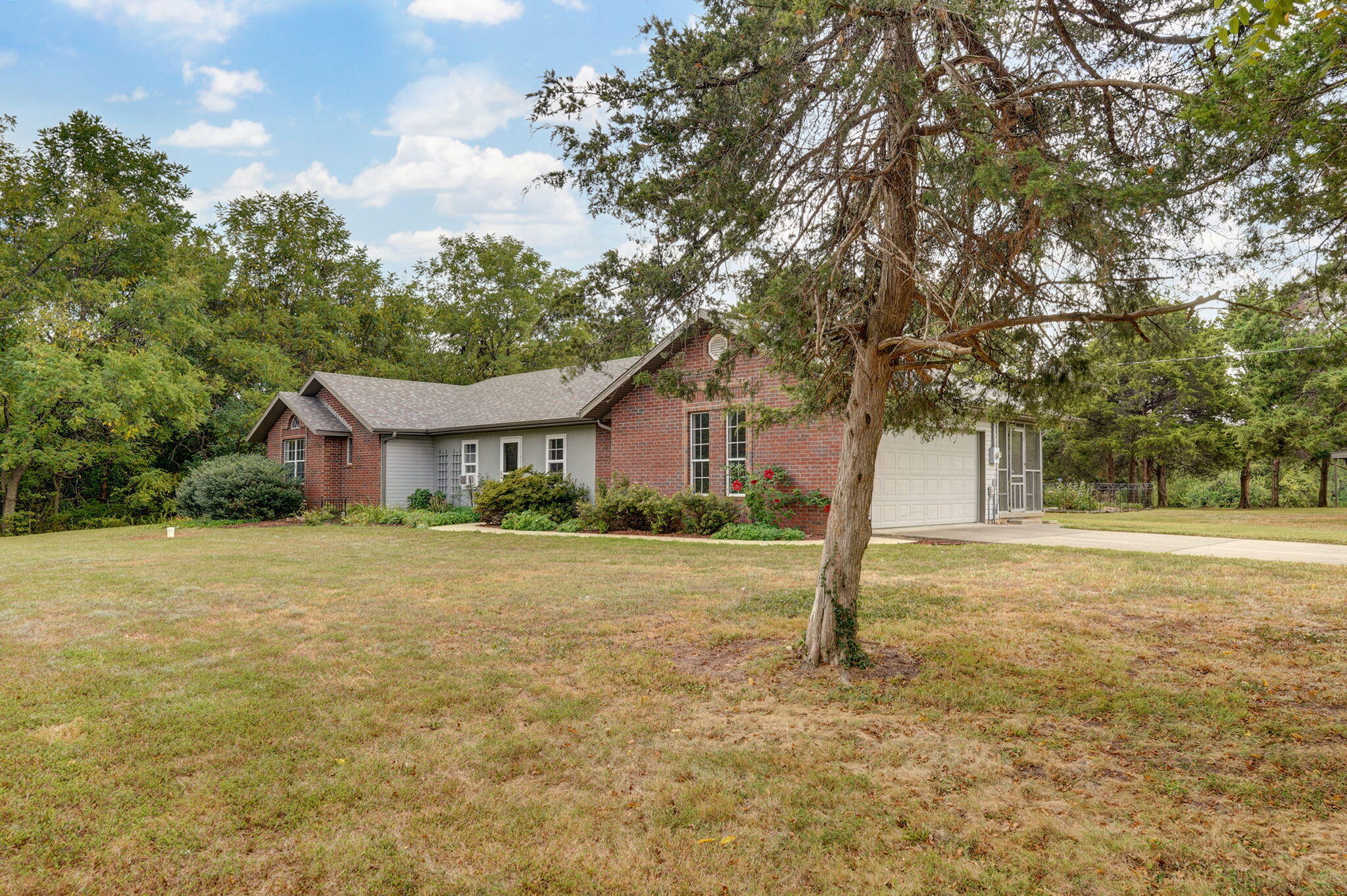 3740 West Farm Road 106 Property Photo 5