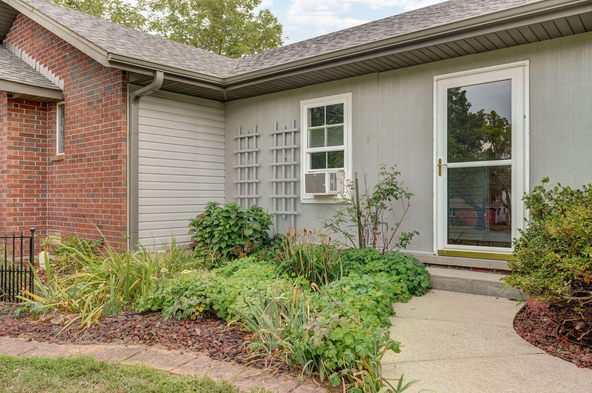 3740 West Farm Road 106 Property Photo 6