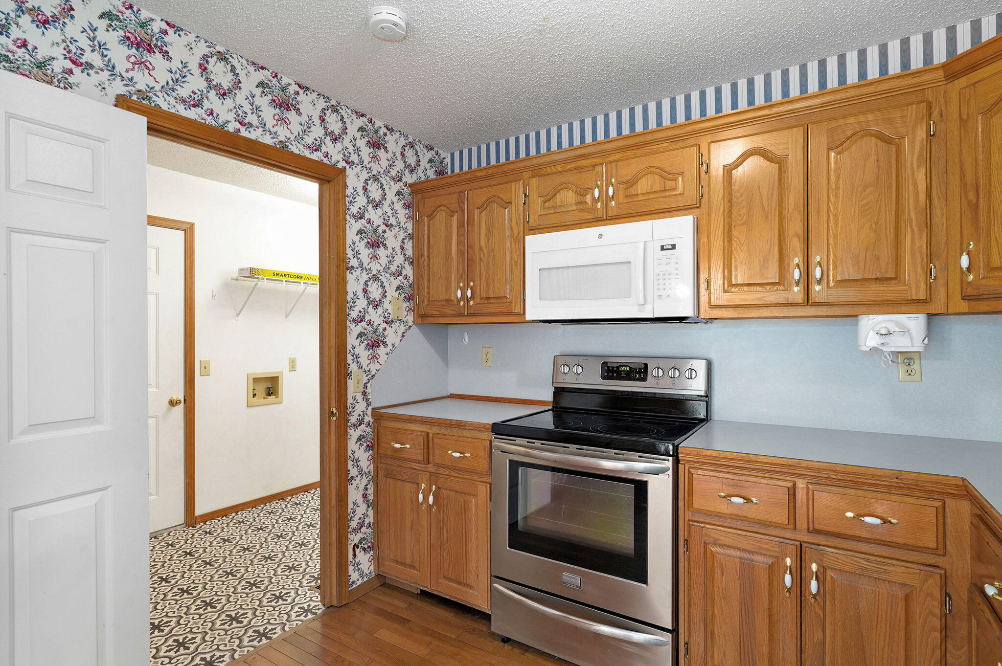 3740 West Farm Road 106 Property Photo 15