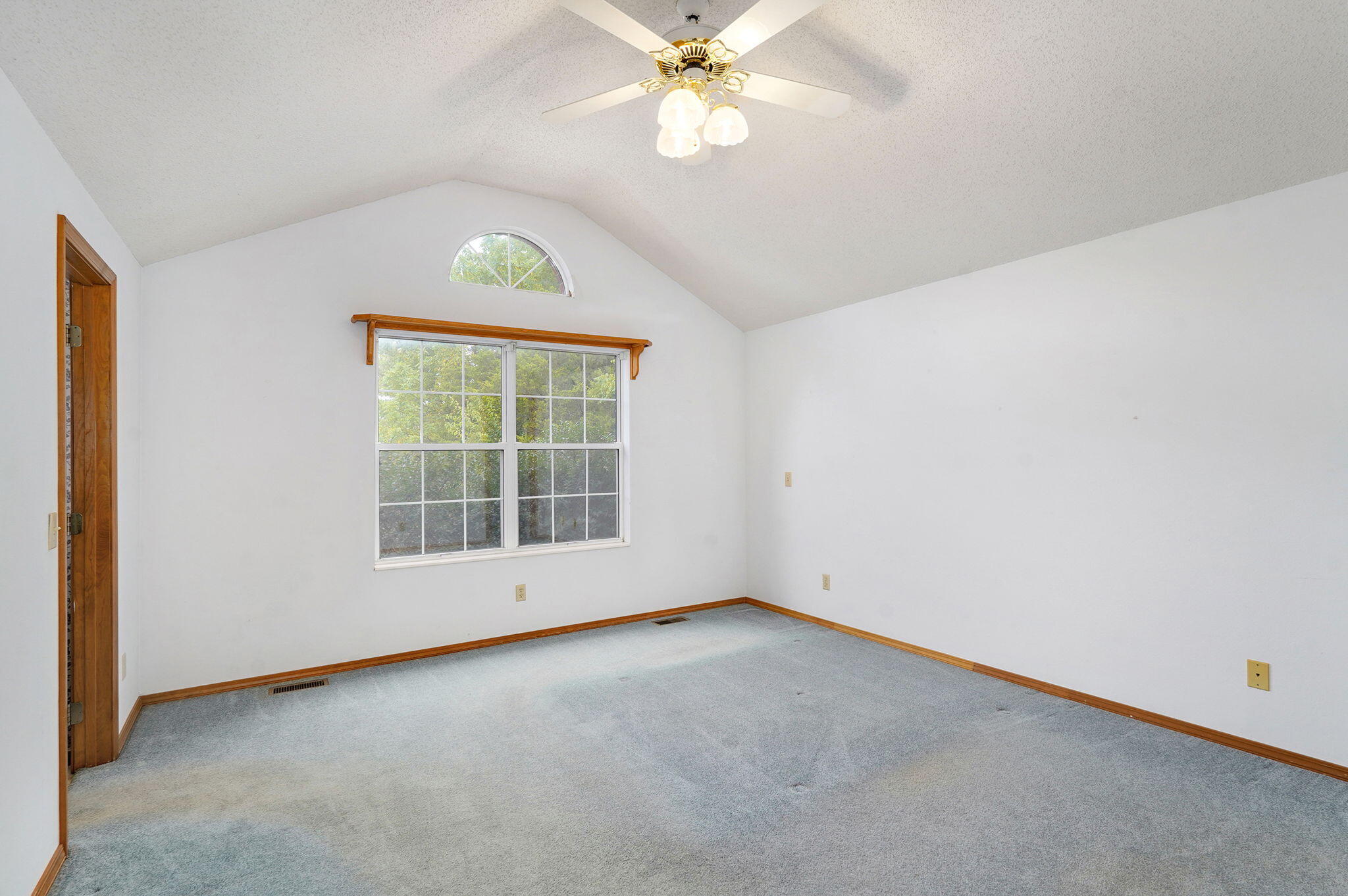 3740 West Farm Road 106 Property Photo 19