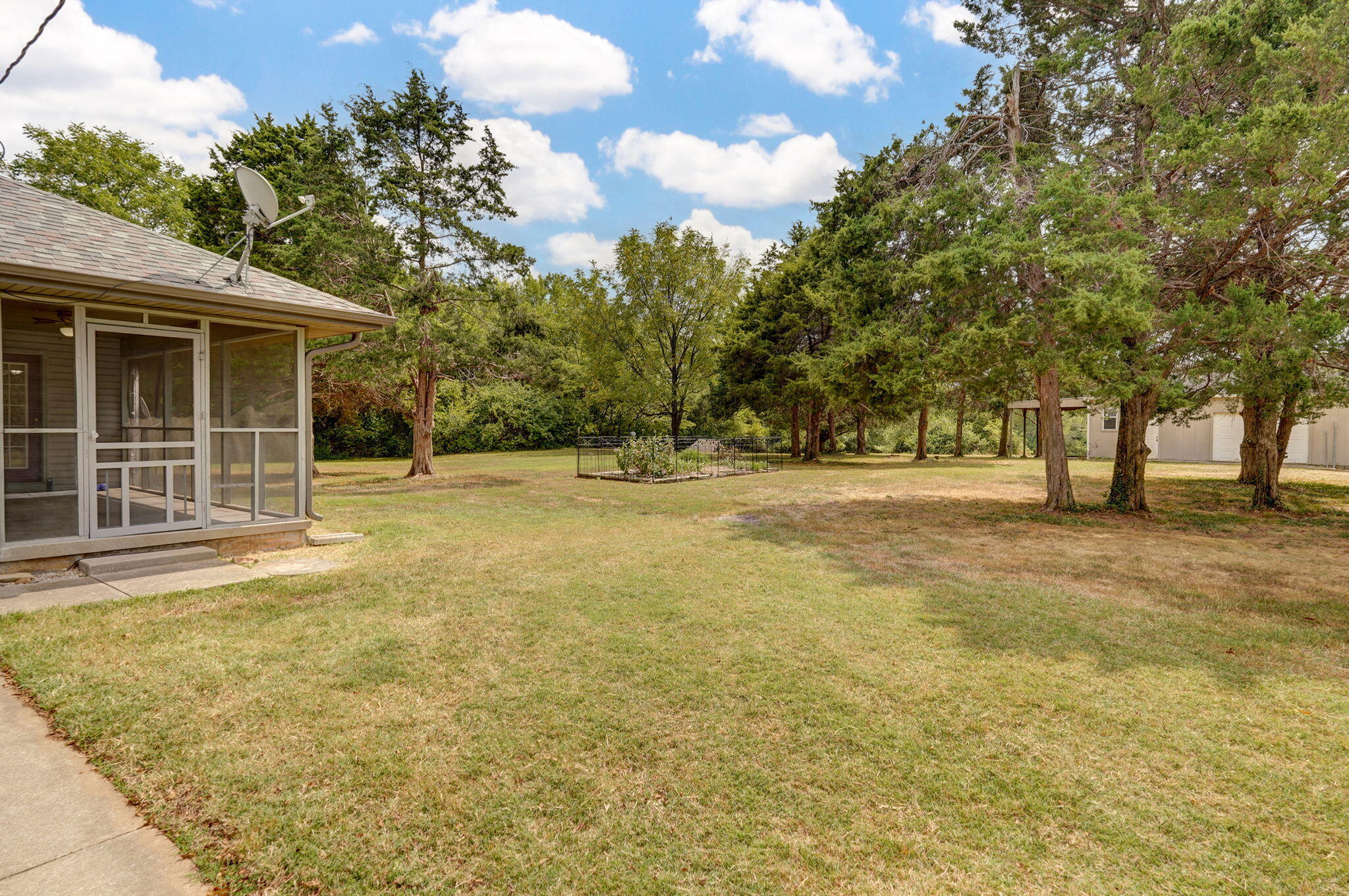 3740 West Farm Road 106 Property Photo 29