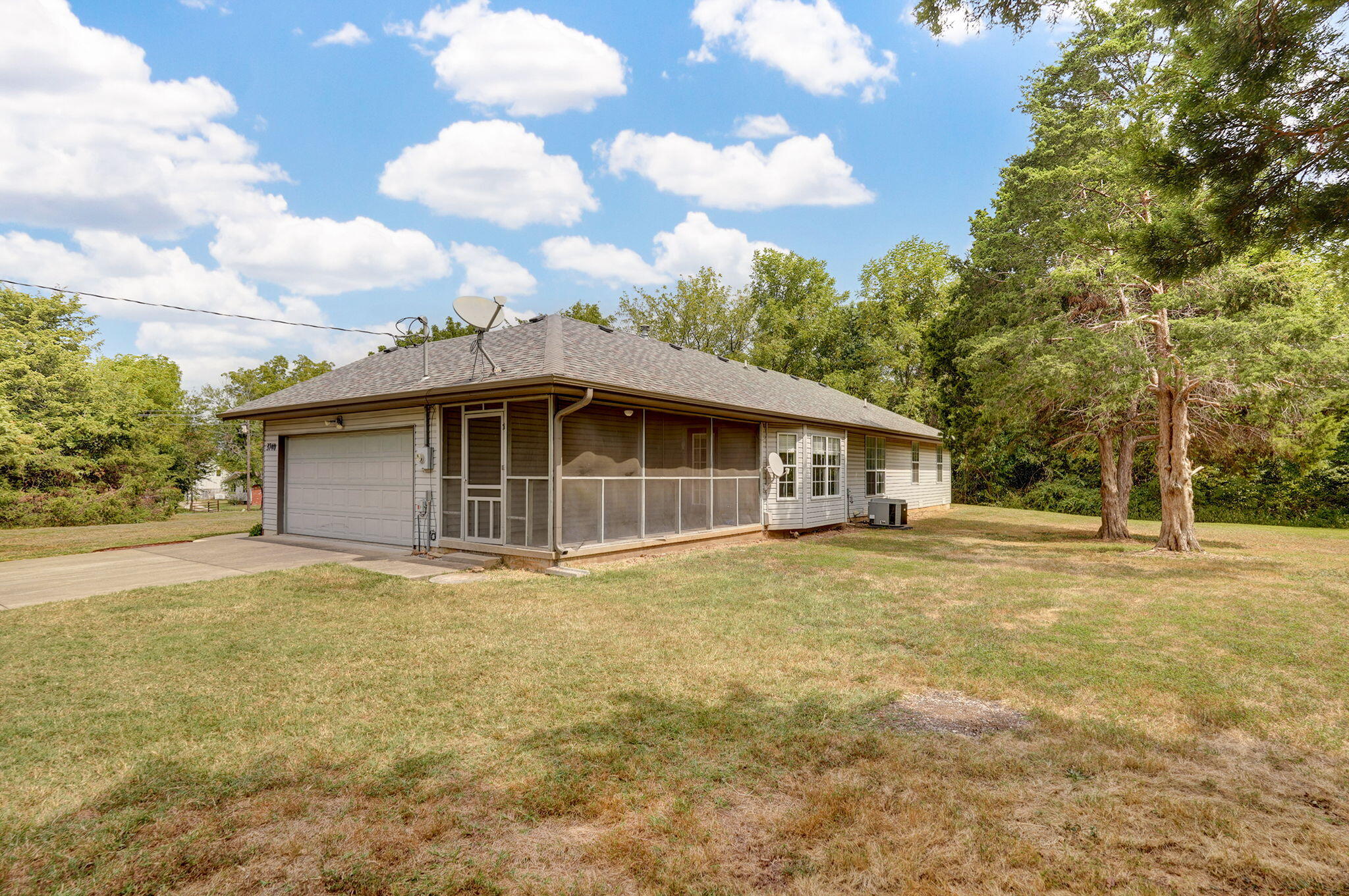 3740 West Farm Road 106 Property Photo 30