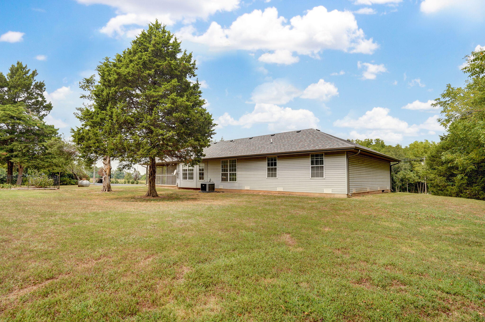 3740 West Farm Road 106 Property Photo 31