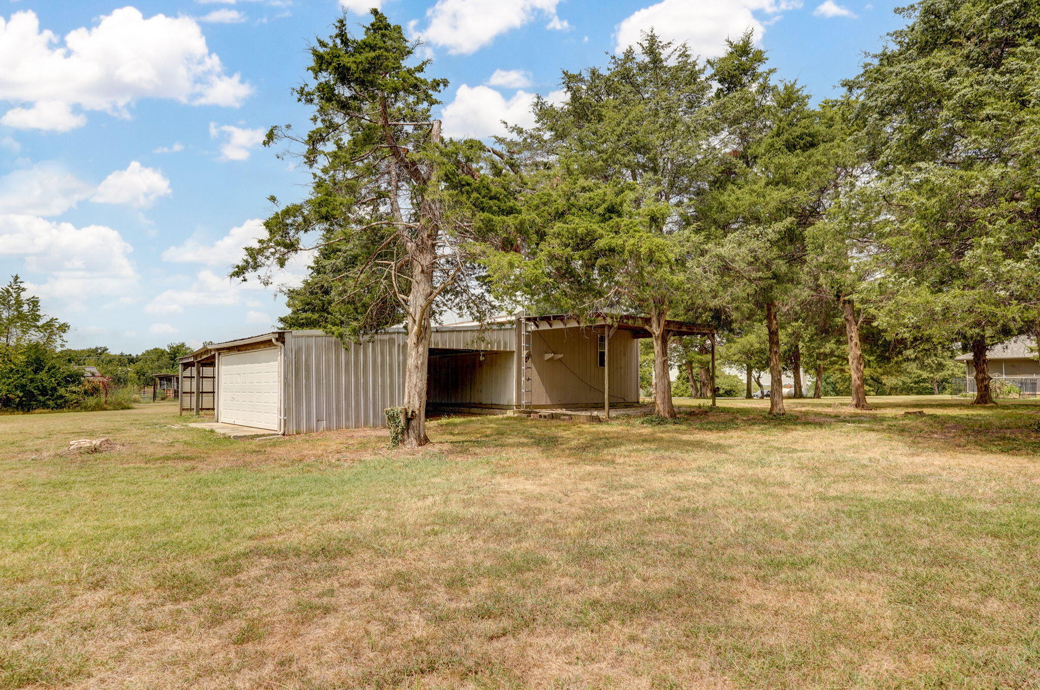 3740 West Farm Road 106 Property Photo 35