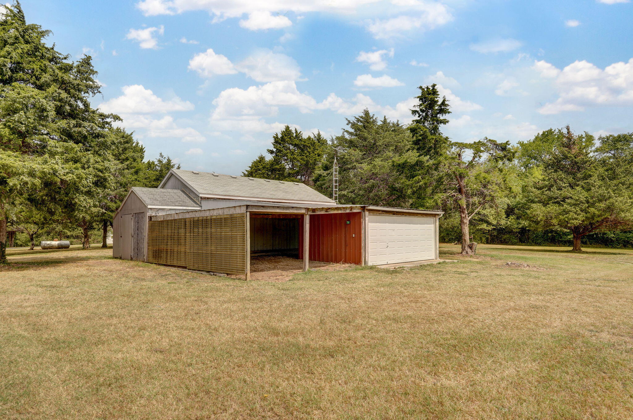 3740 West Farm Road 106 Property Photo 36