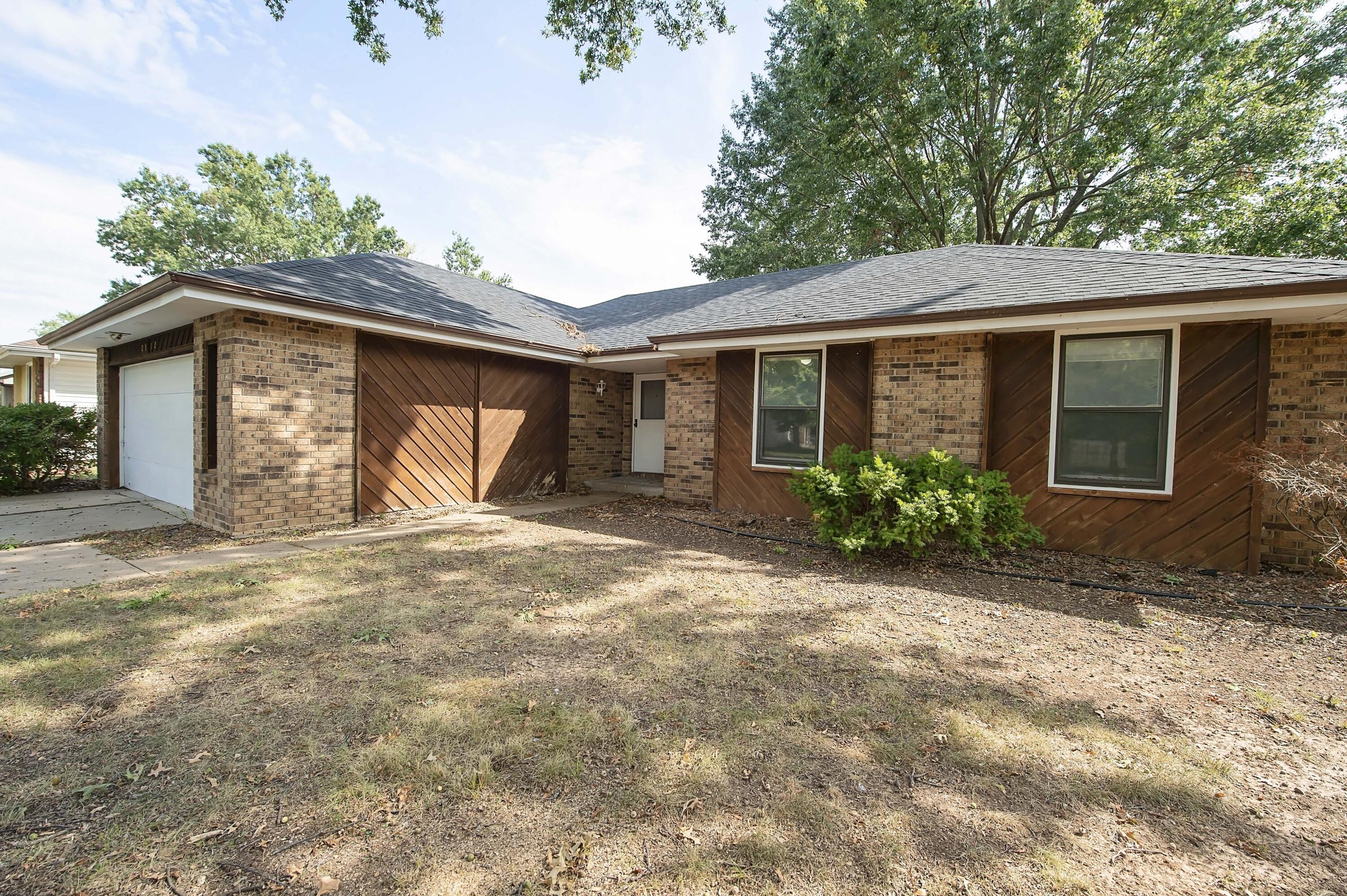 2812 West Maplewood Street Property Photo 1