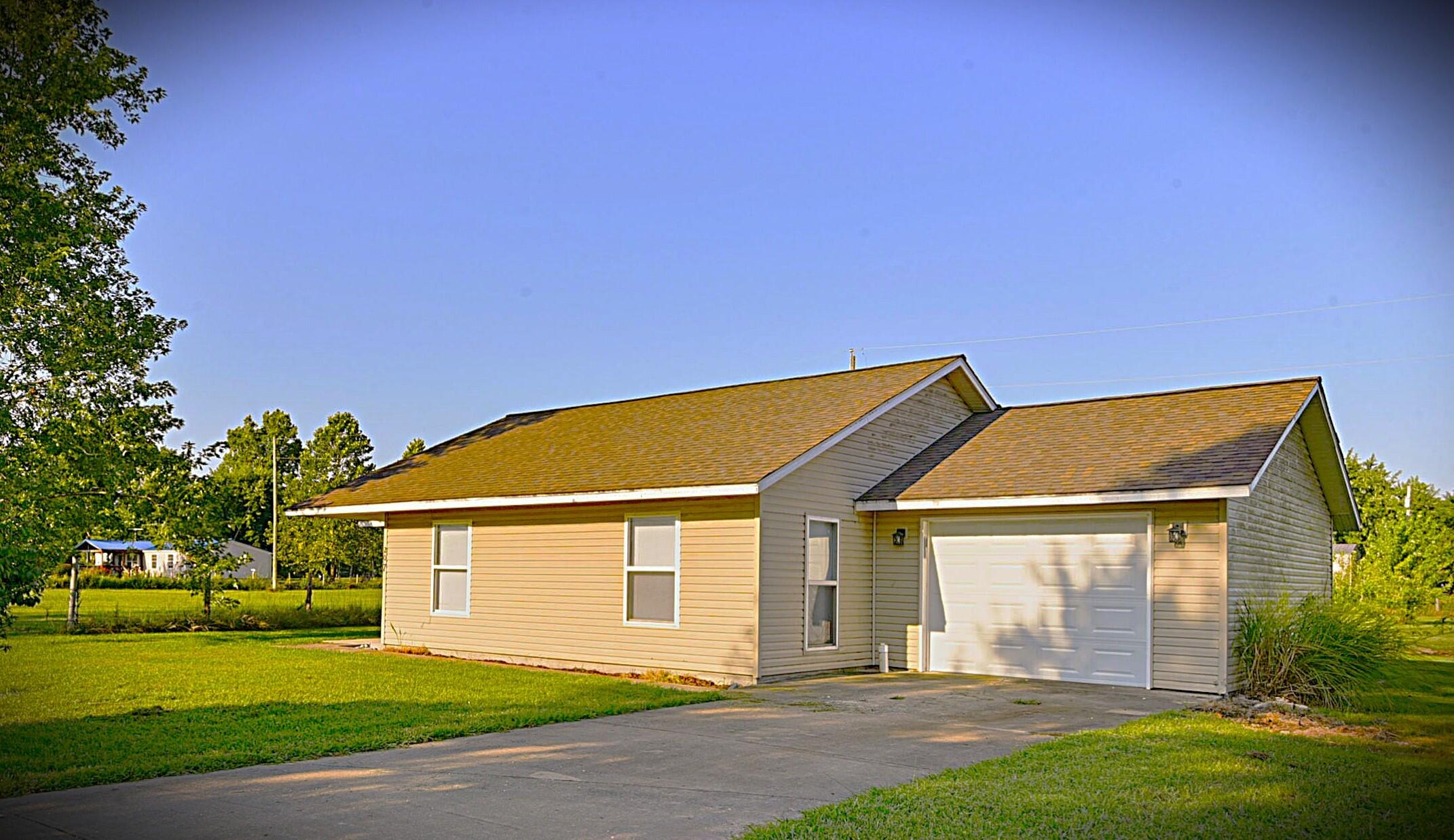207 North Northcutt Avenue Property Photo 1