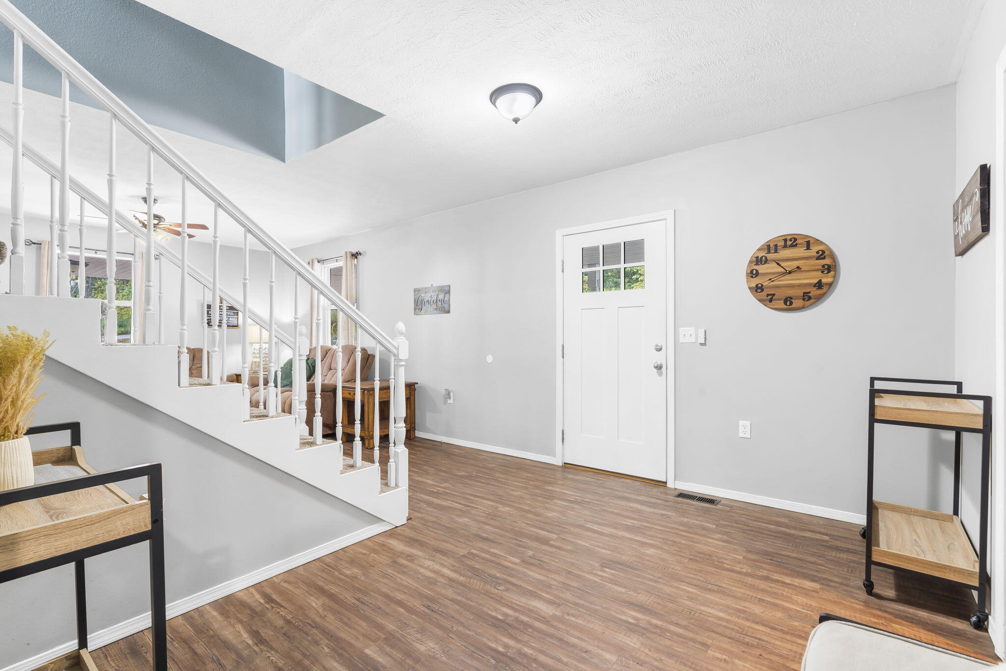 379 Lakewood Loop Property Photo 7