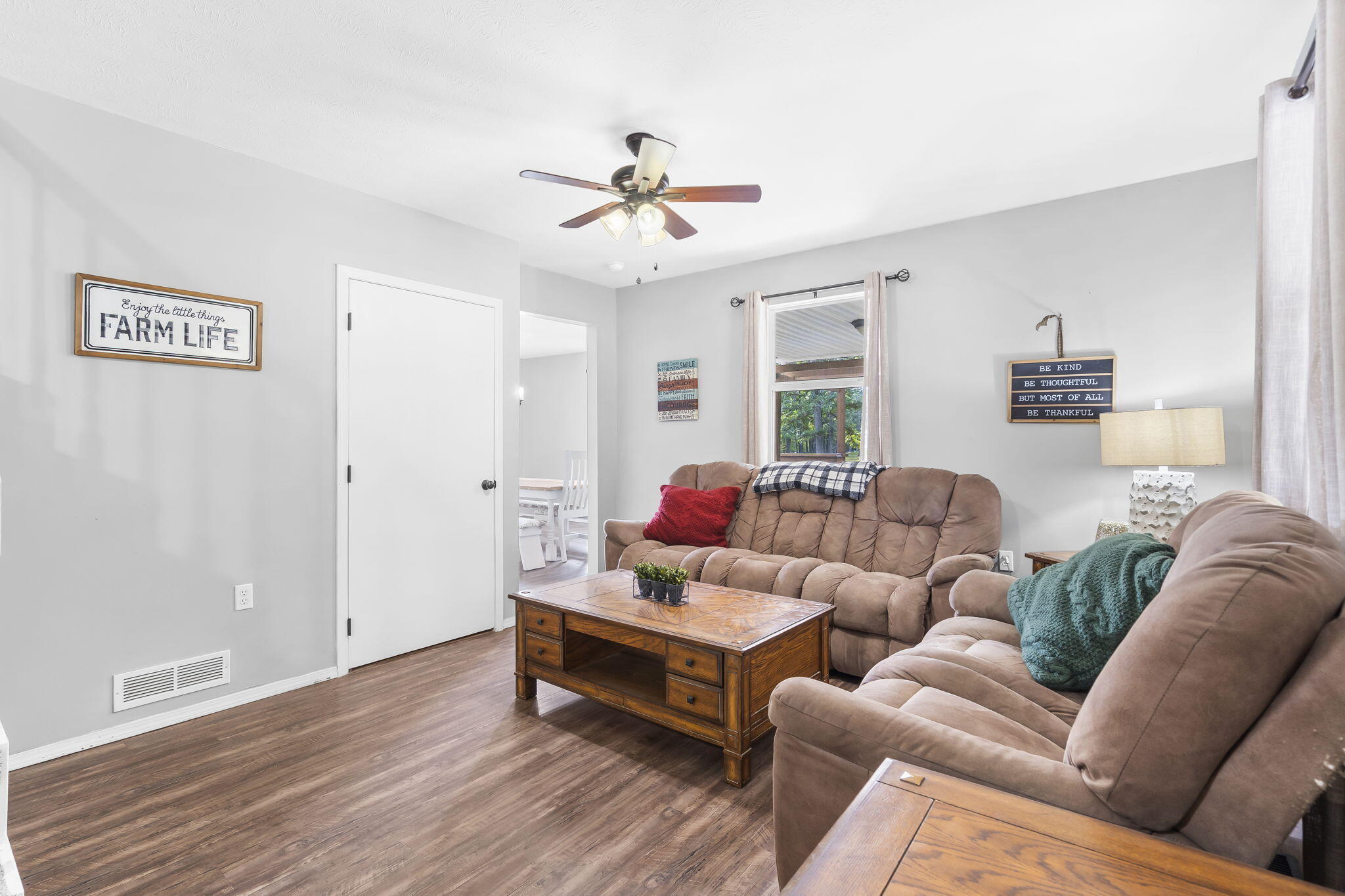 379 Lakewood Loop Property Photo 8