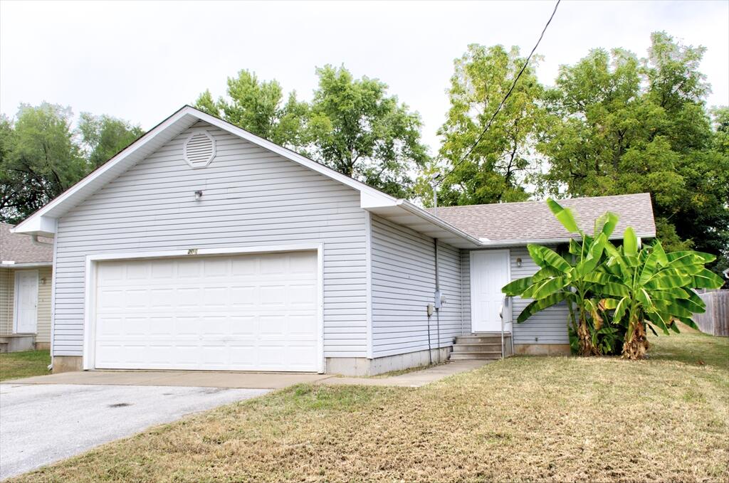 206 South Howard Street Property Photo 1