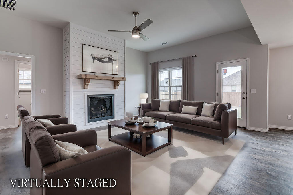 1371 North Lyon Avenue Property Photo 10