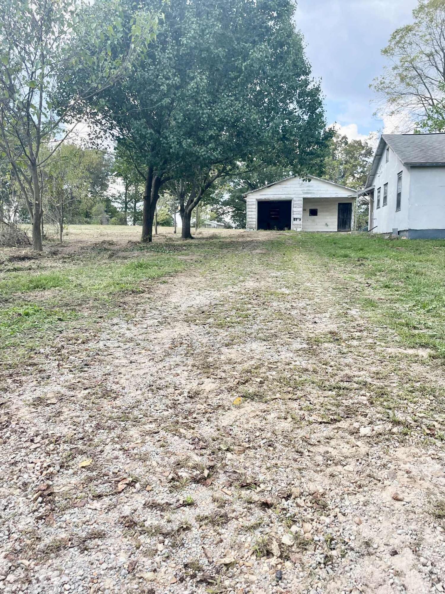 8825 Loring Rd Property Photo 3