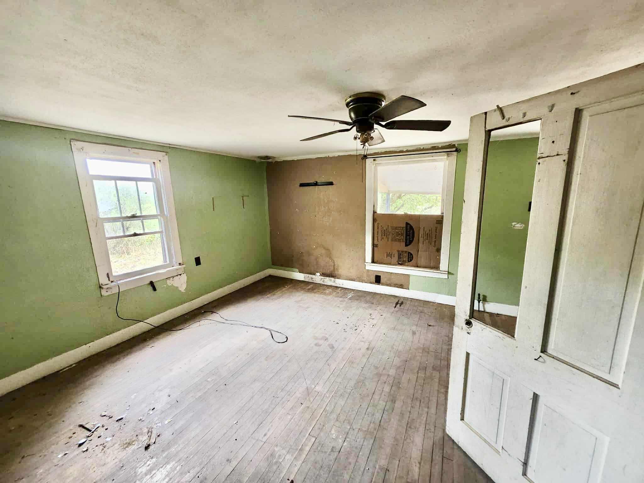 8825 Loring Rd Property Photo 6