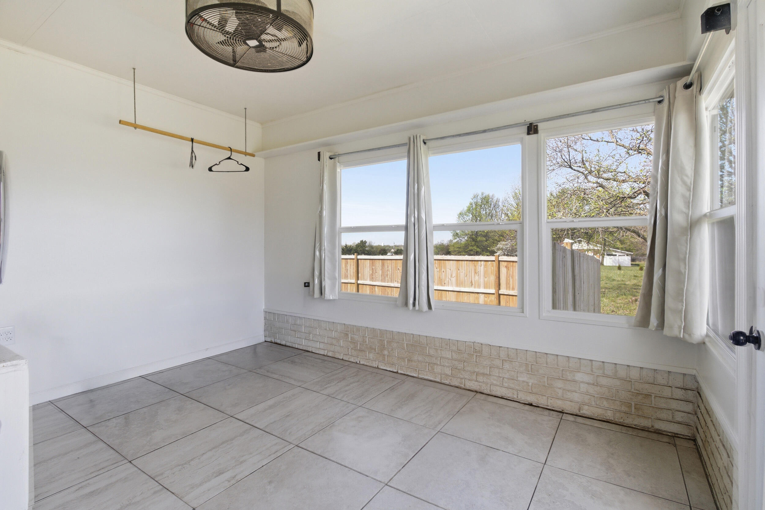 8954 Lawrence 2226 Property Photo 26