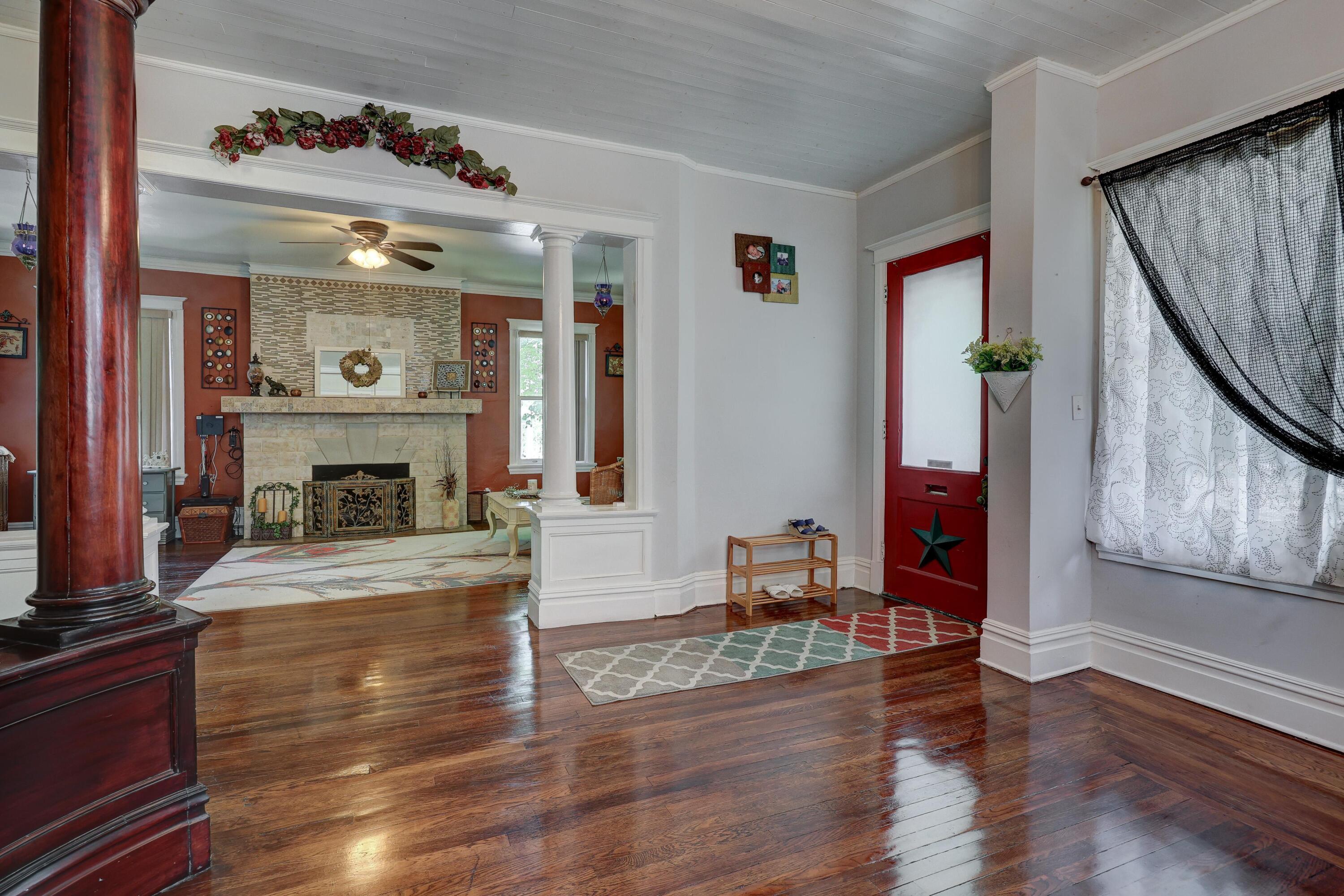 102 South Moffet Avenue Property Photo 8