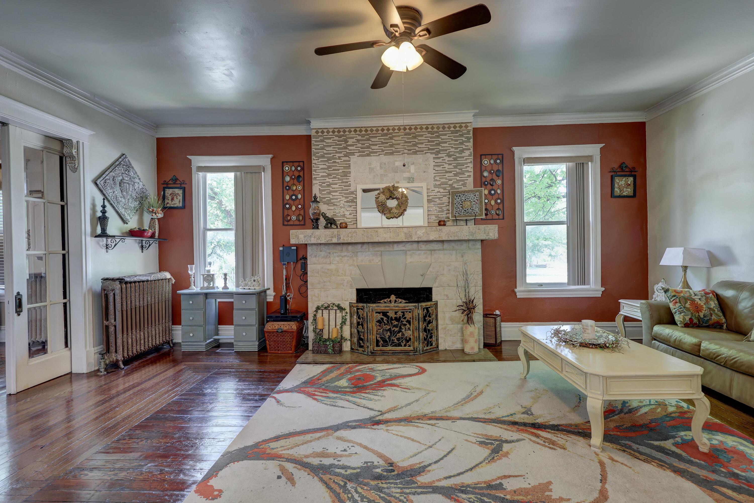 102 South Moffet Avenue Property Photo 9