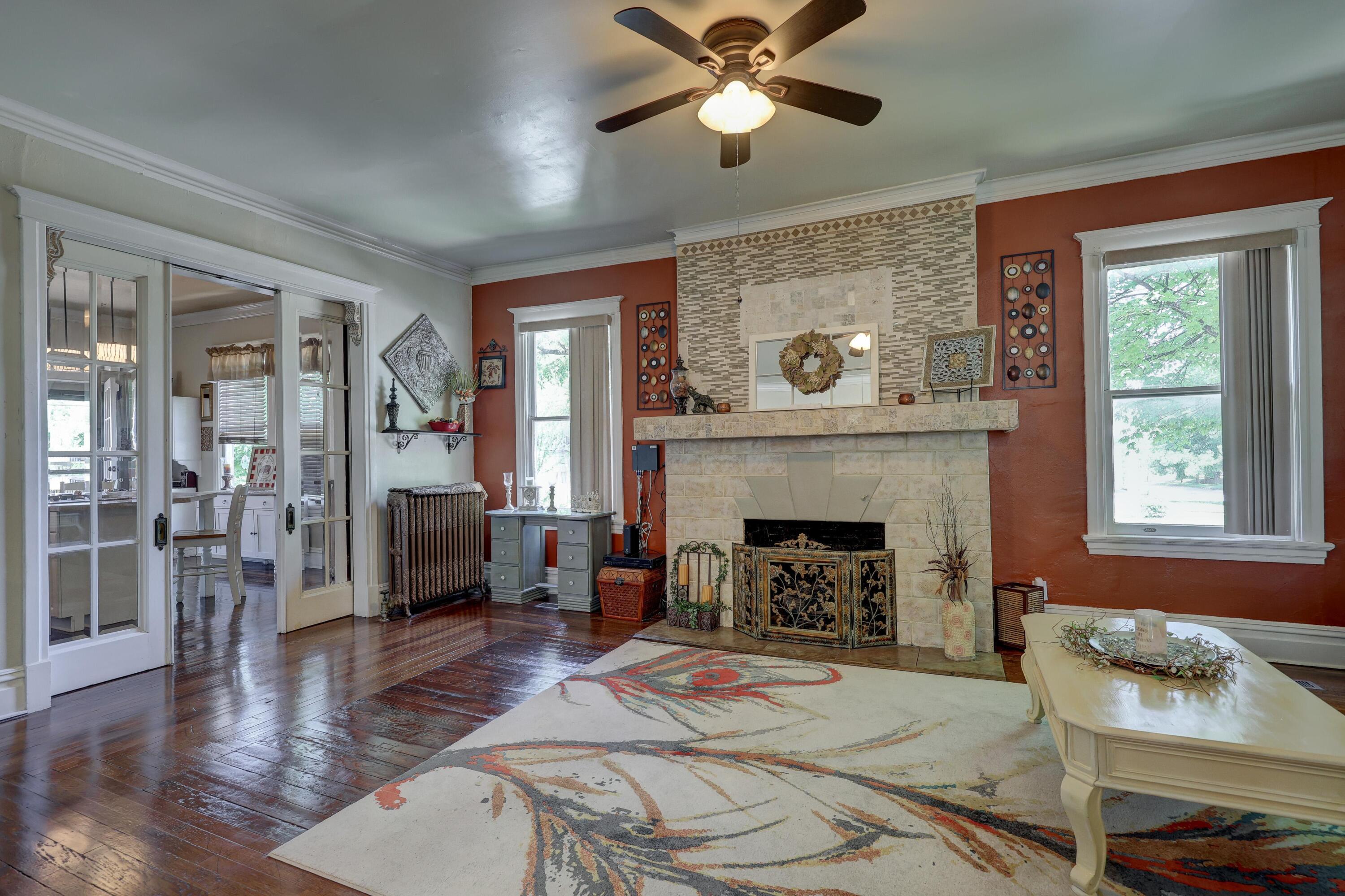 102 South Moffet Avenue Property Photo 10