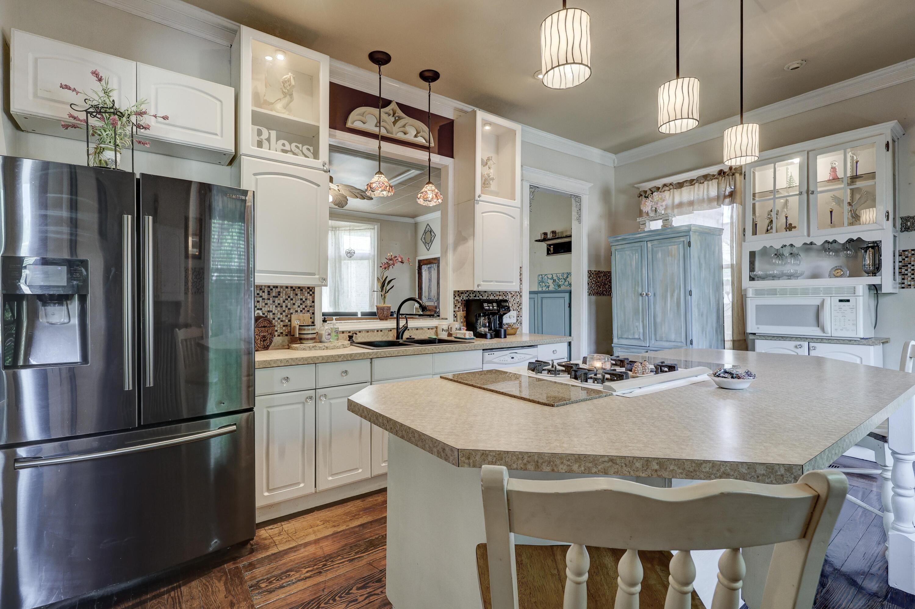 102 South Moffet Avenue Property Photo 15