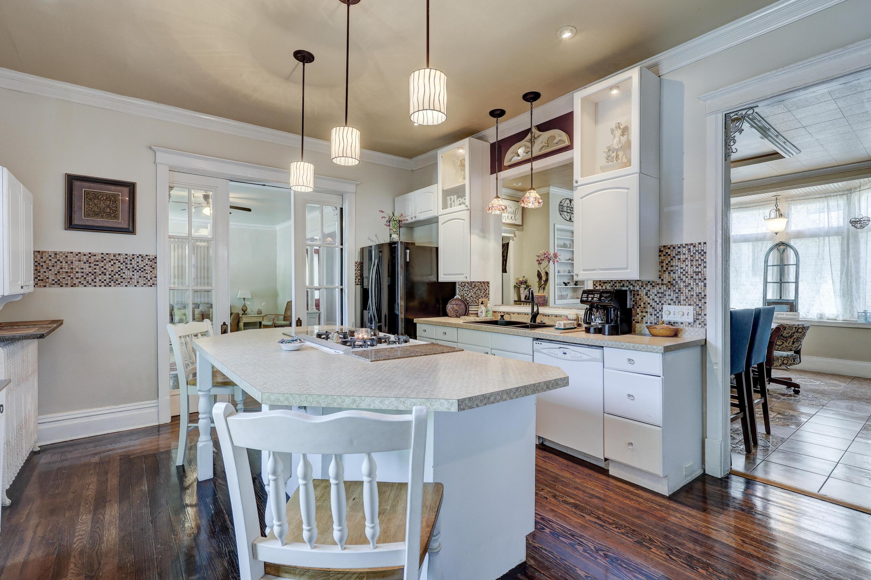 102 South Moffet Avenue Property Photo 18