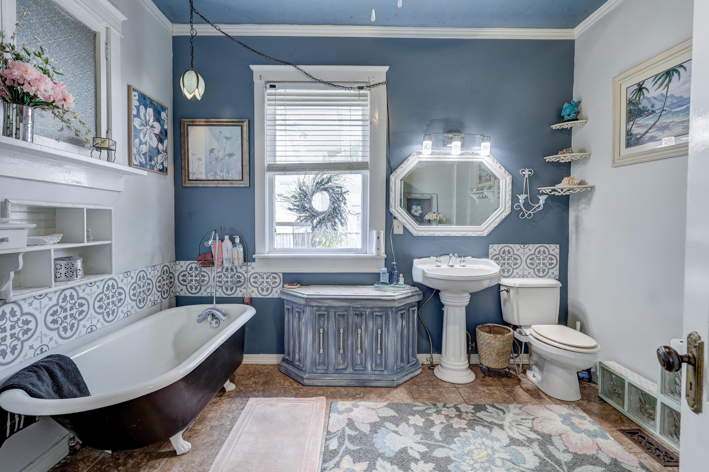 102 South Moffet Avenue Property Photo 25