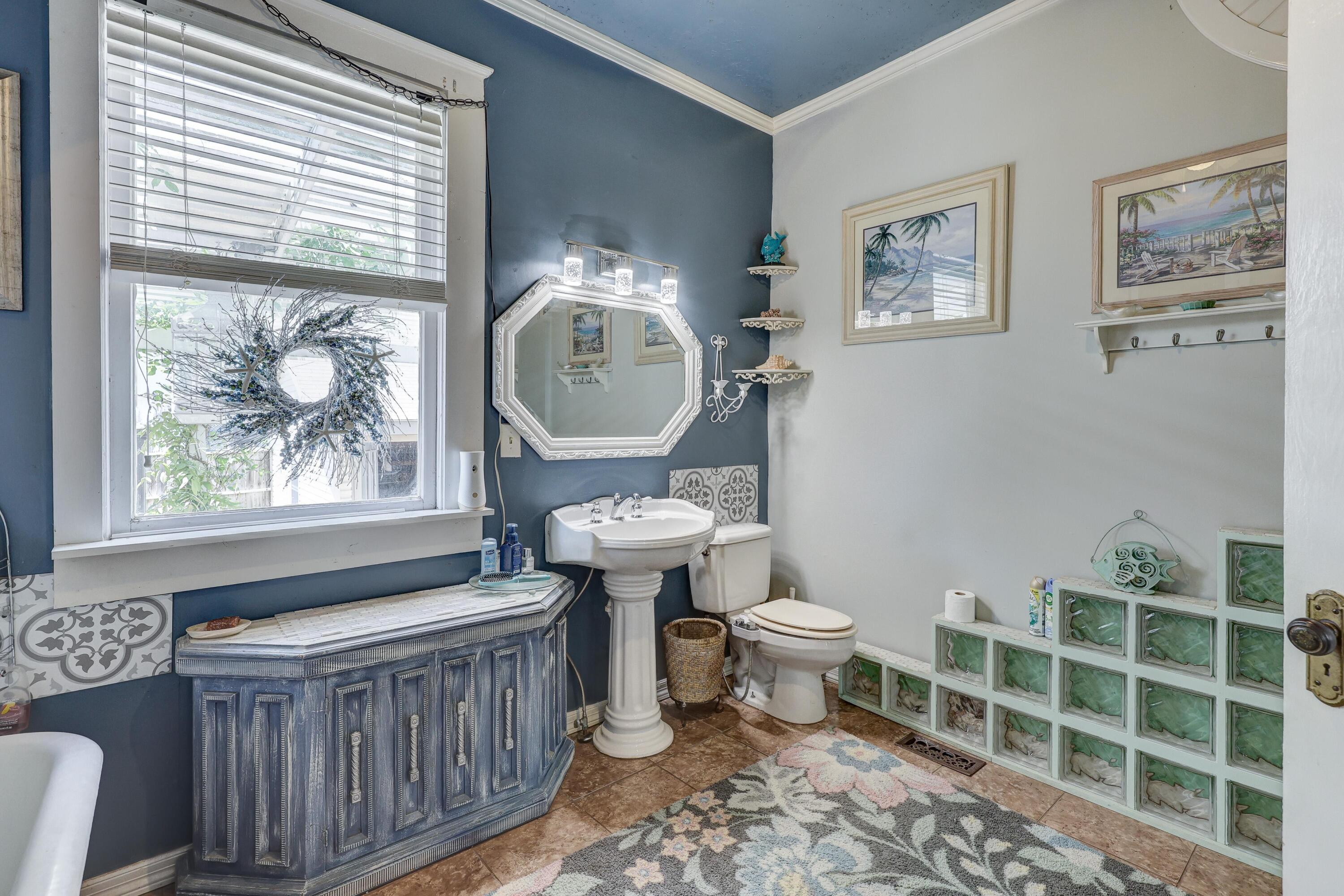 102 South Moffet Avenue Property Photo 26