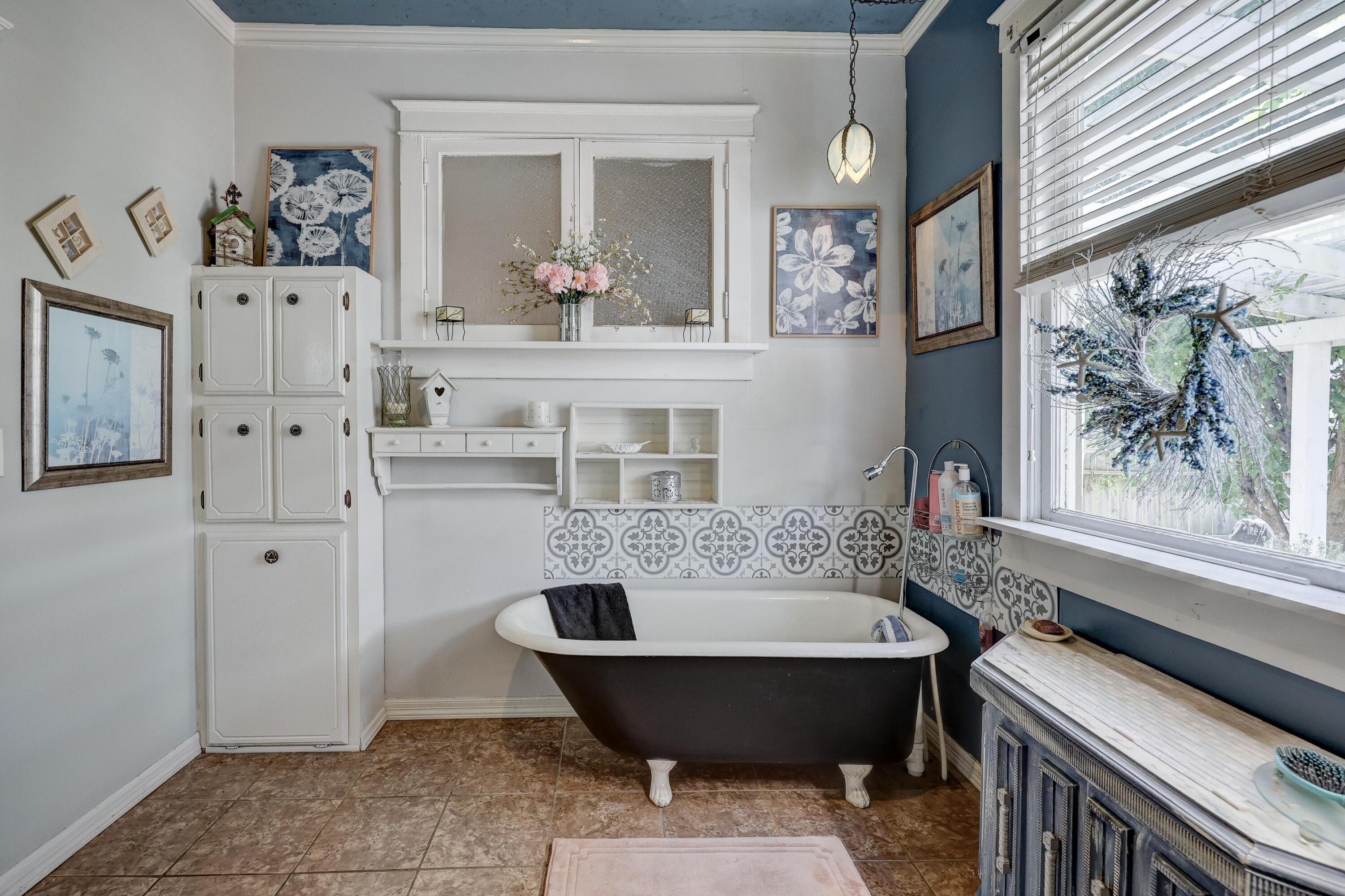 102 South Moffet Avenue Property Photo 27