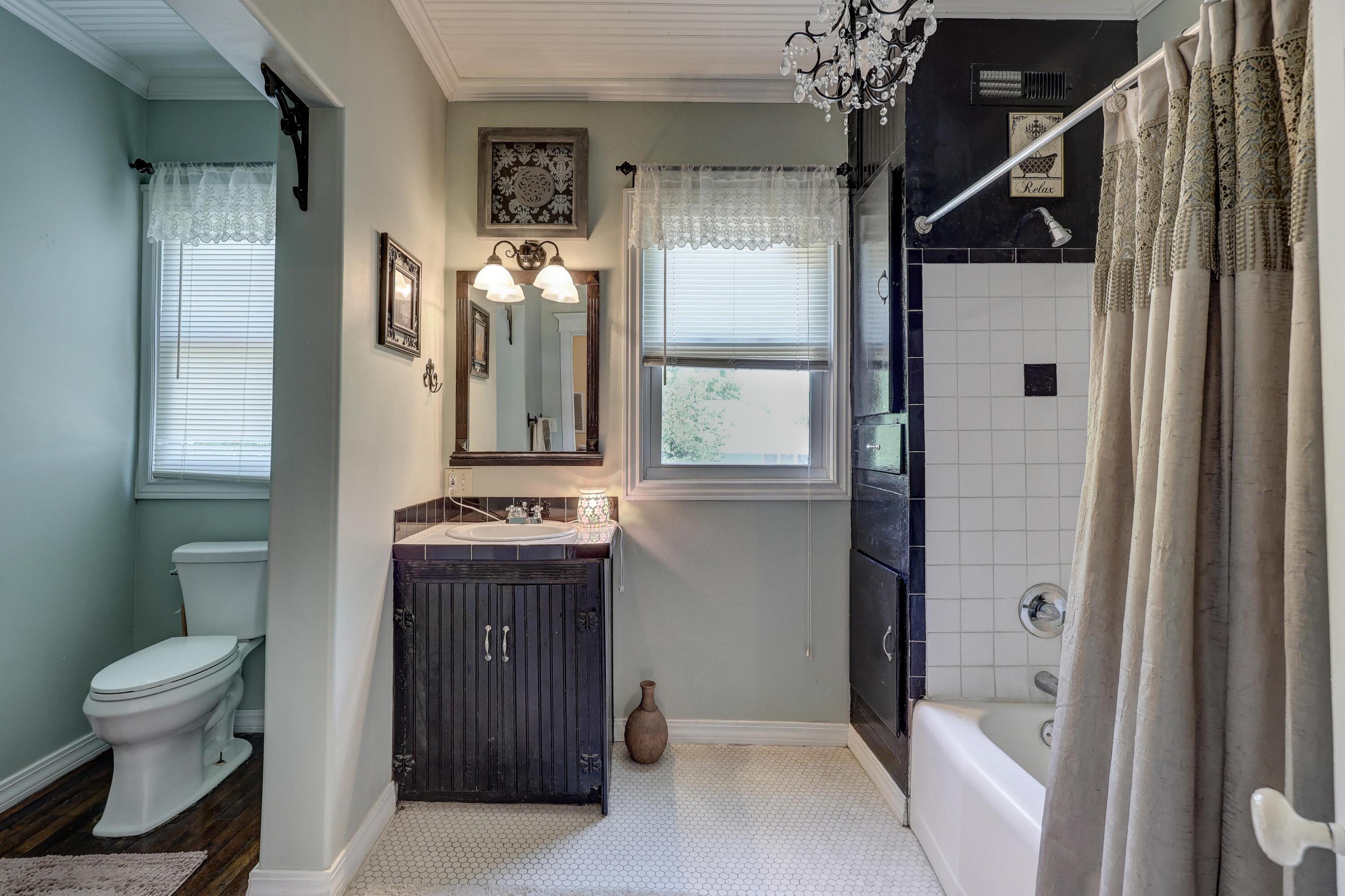 102 South Moffet Avenue Property Photo 33