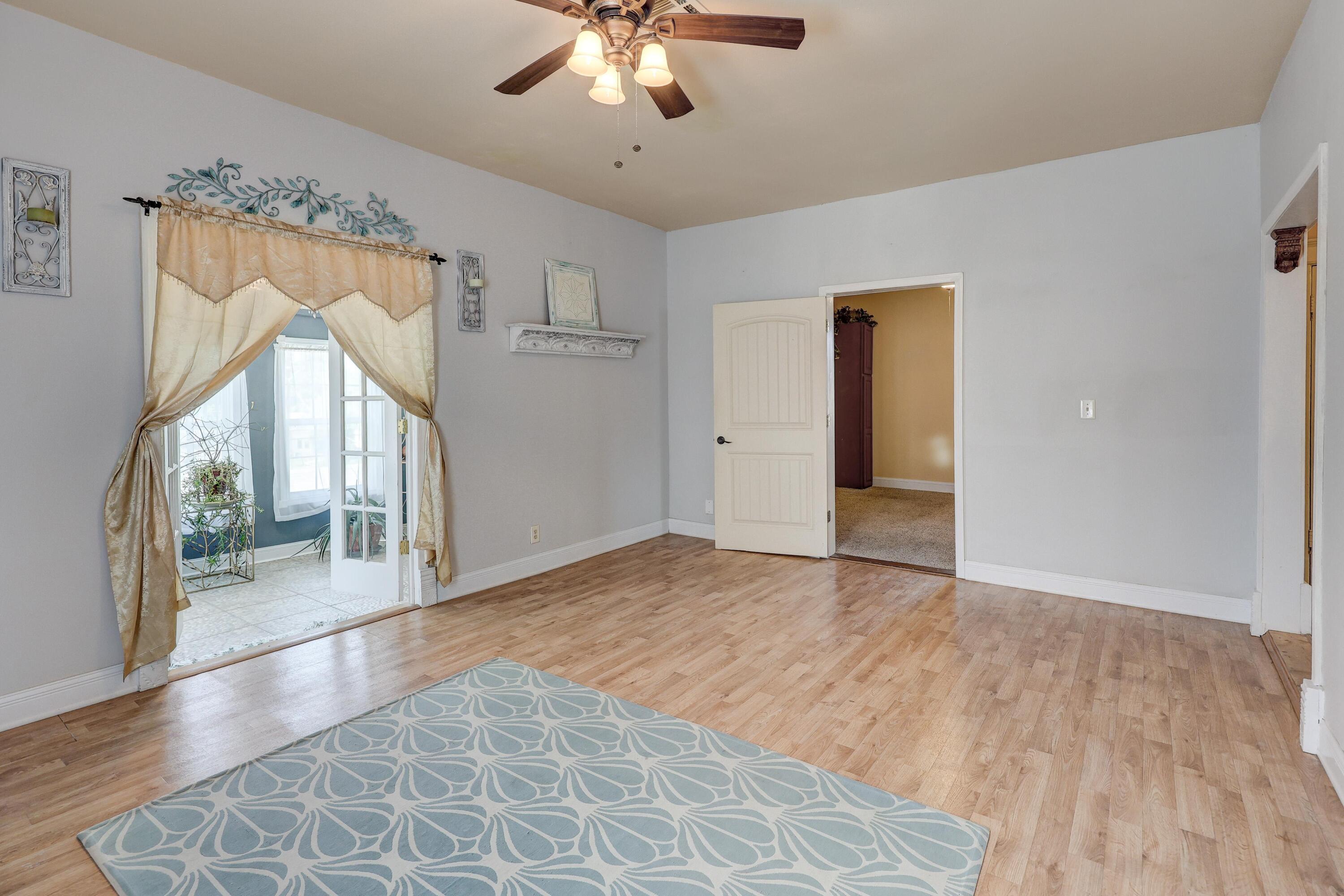 102 South Moffet Avenue Property Photo 41