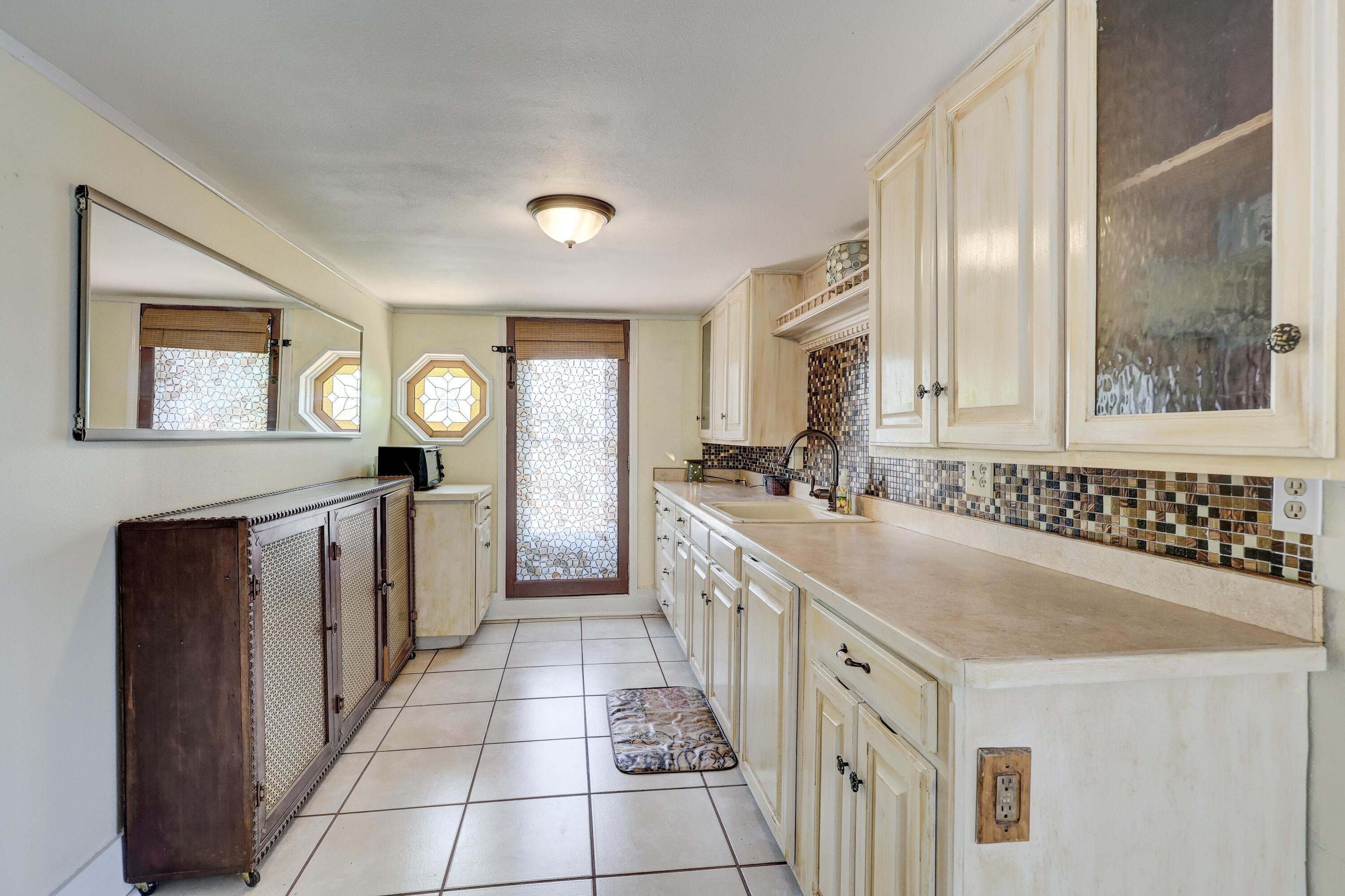 102 South Moffet Avenue Property Photo 53