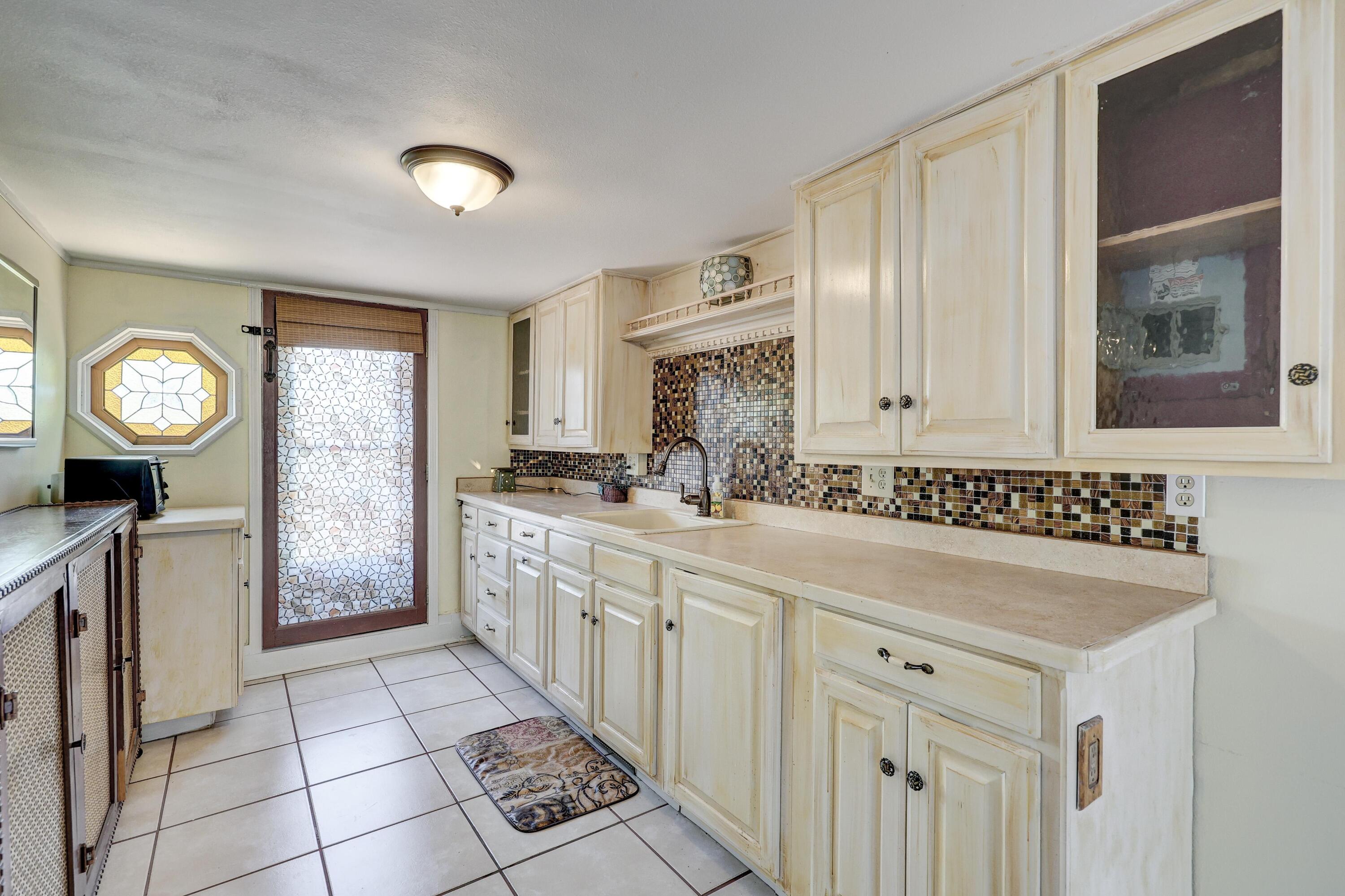 102 South Moffet Avenue Property Photo 54