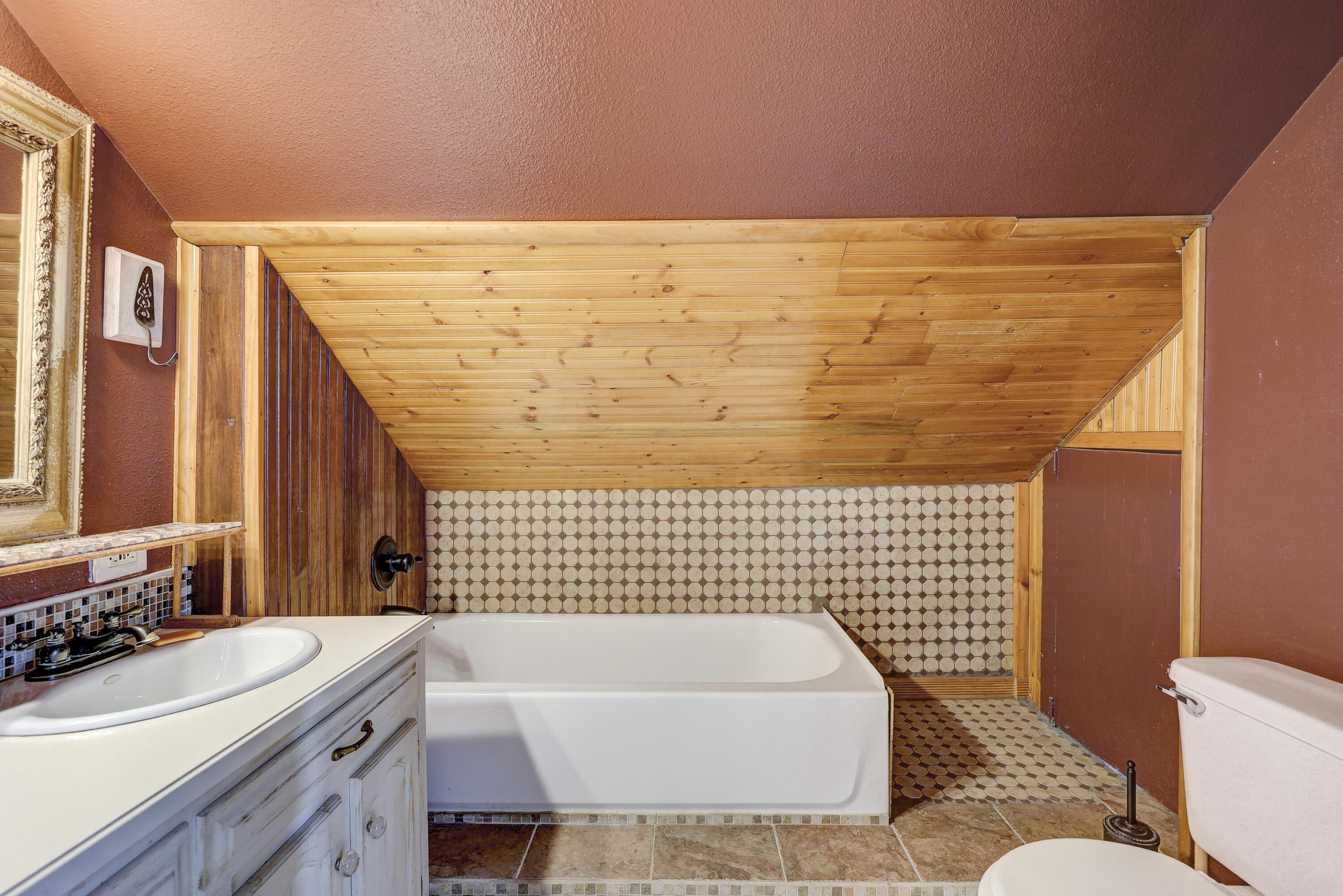 102 South Moffet Avenue Property Photo 56