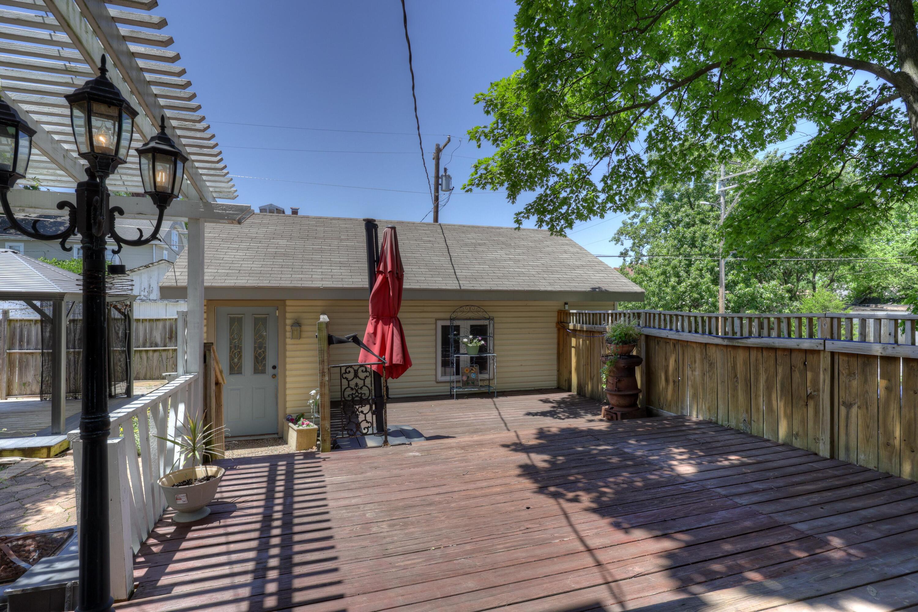 102 South Moffet Avenue Property Photo 63