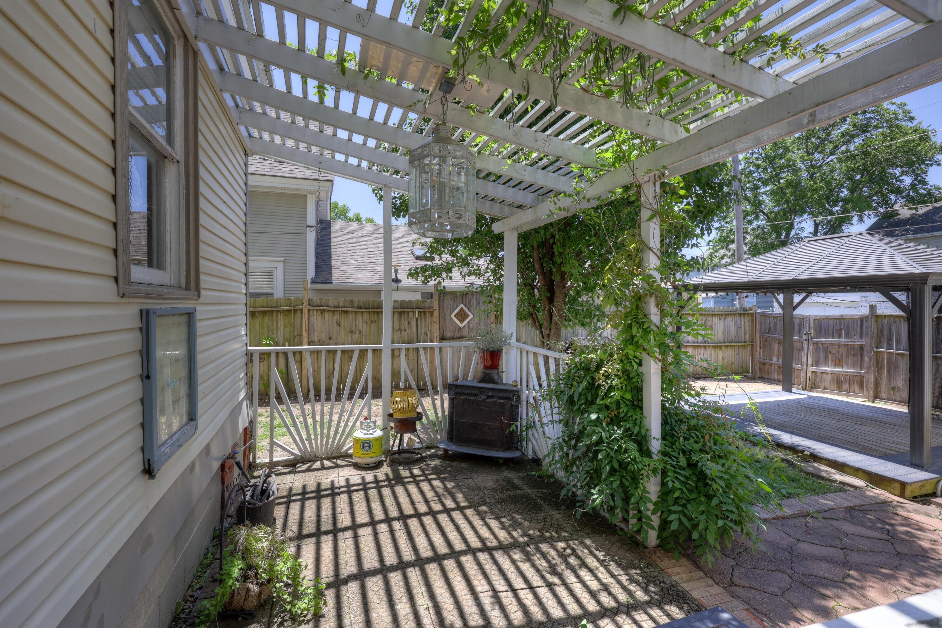 102 South Moffet Avenue Property Photo 68