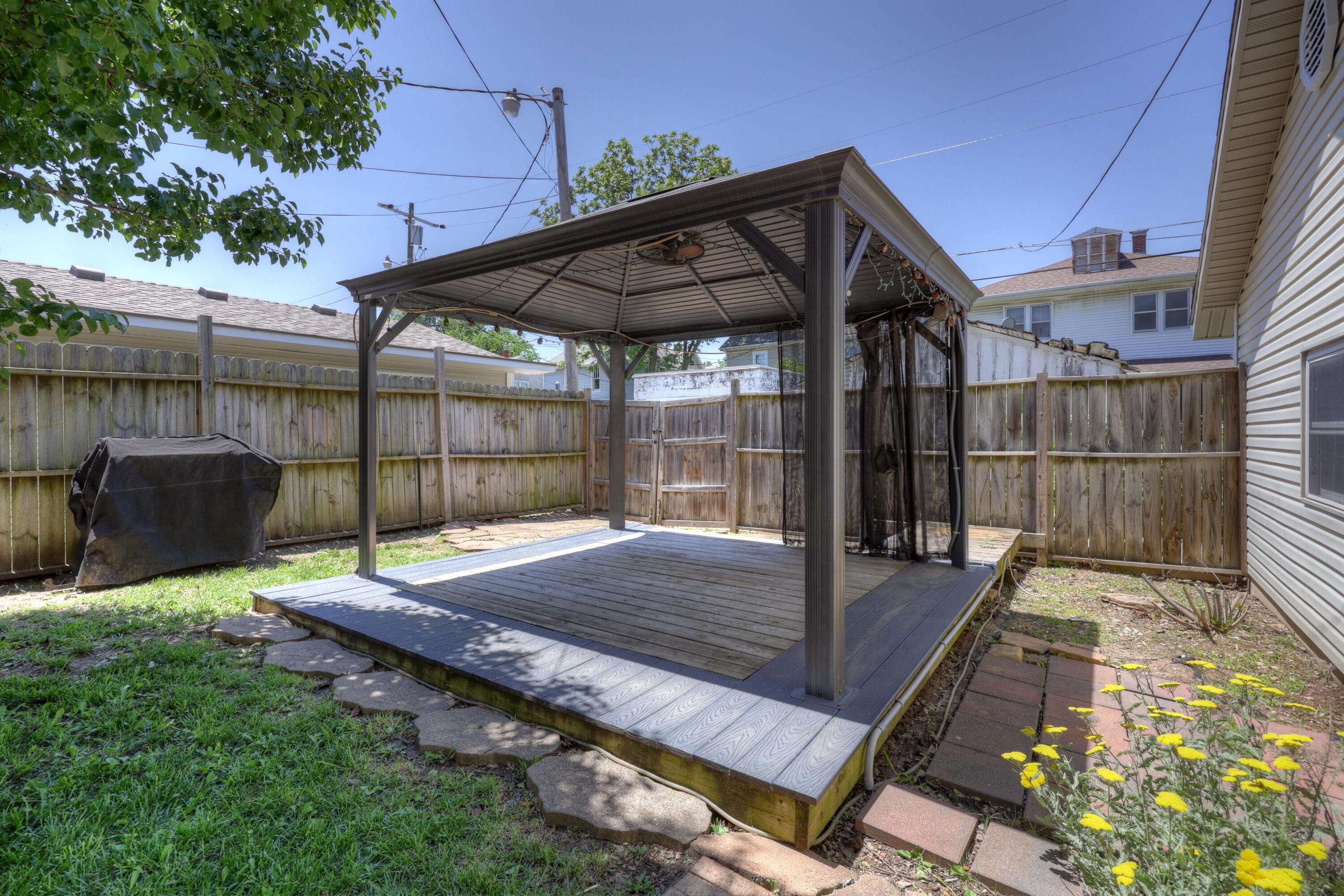 102 South Moffet Avenue Property Photo 70