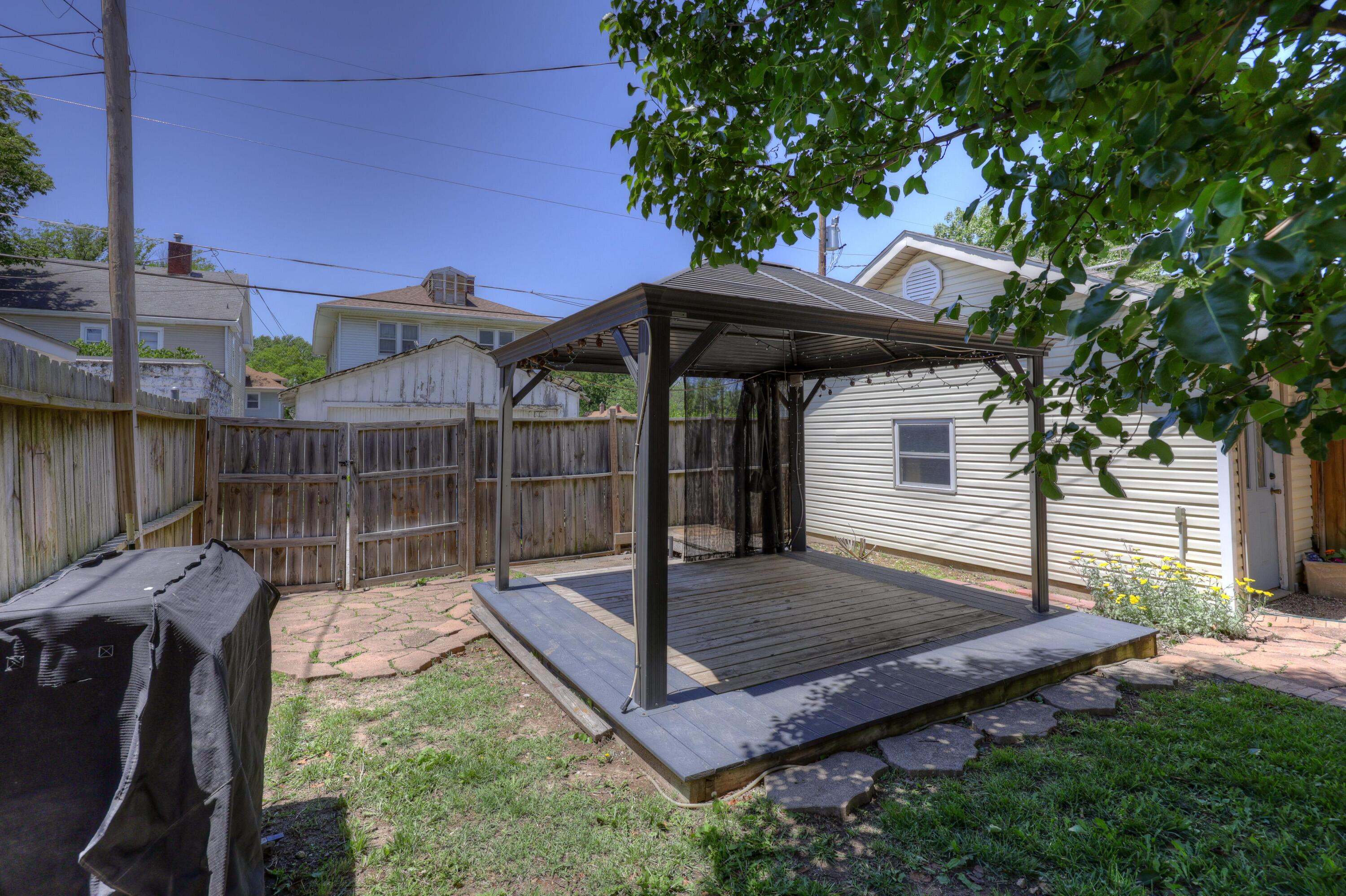 102 South Moffet Avenue Property Photo 71