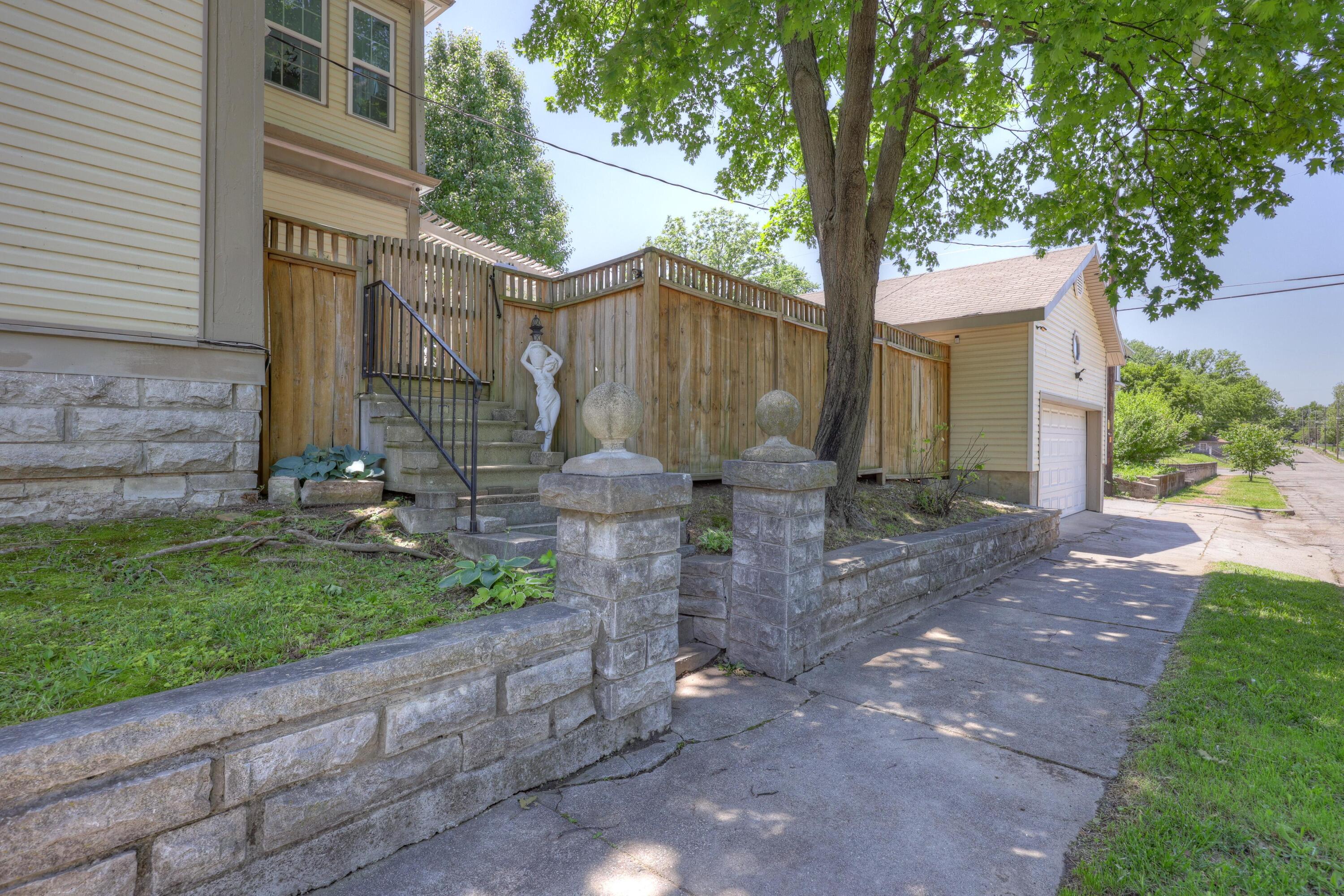 102 South Moffet Avenue Property Photo 72