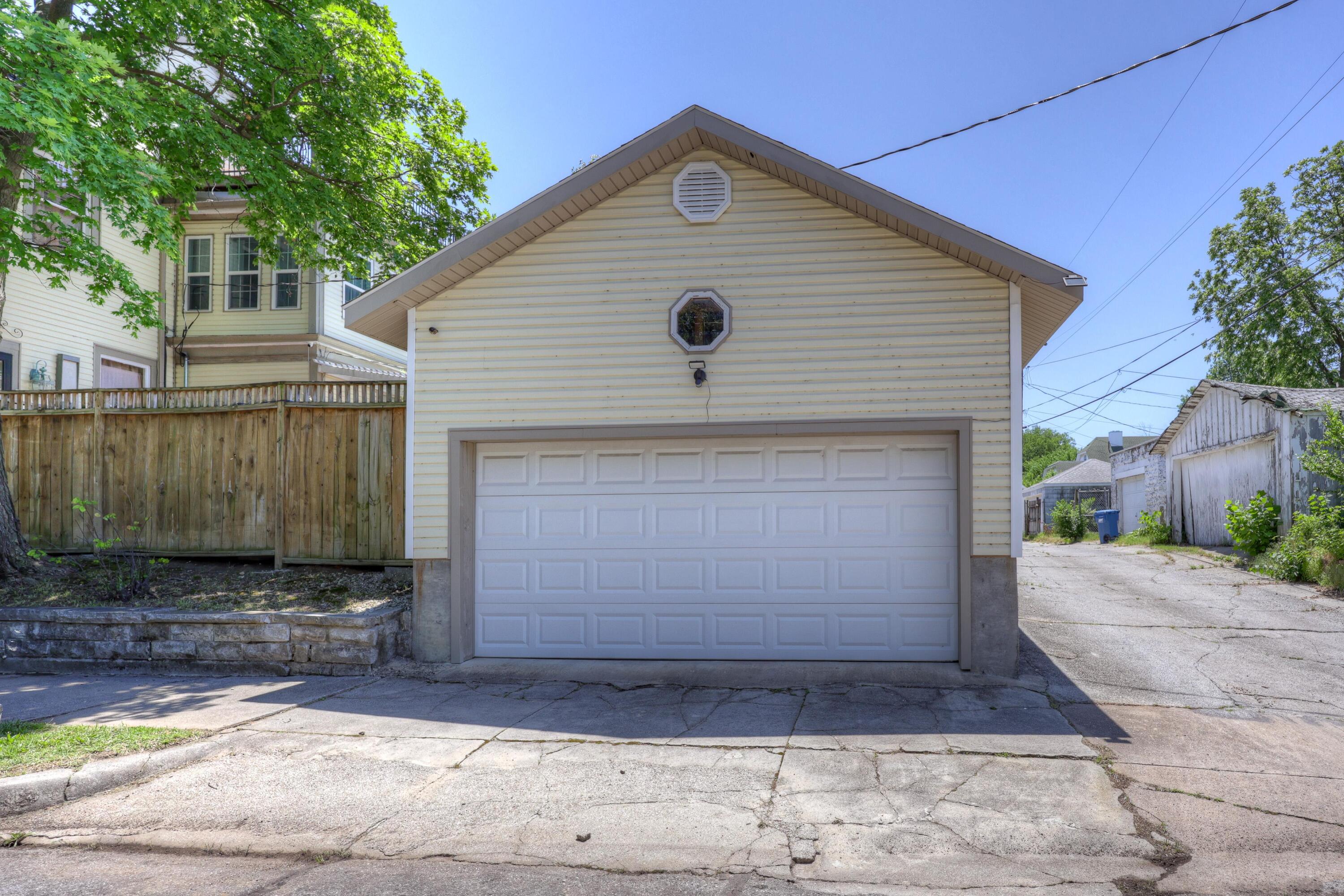 102 South Moffet Avenue Property Photo 73