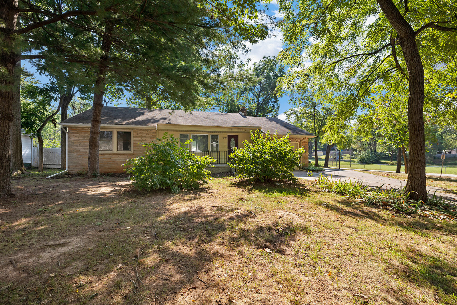 2128 South Glendale Avenue Property Photo 1